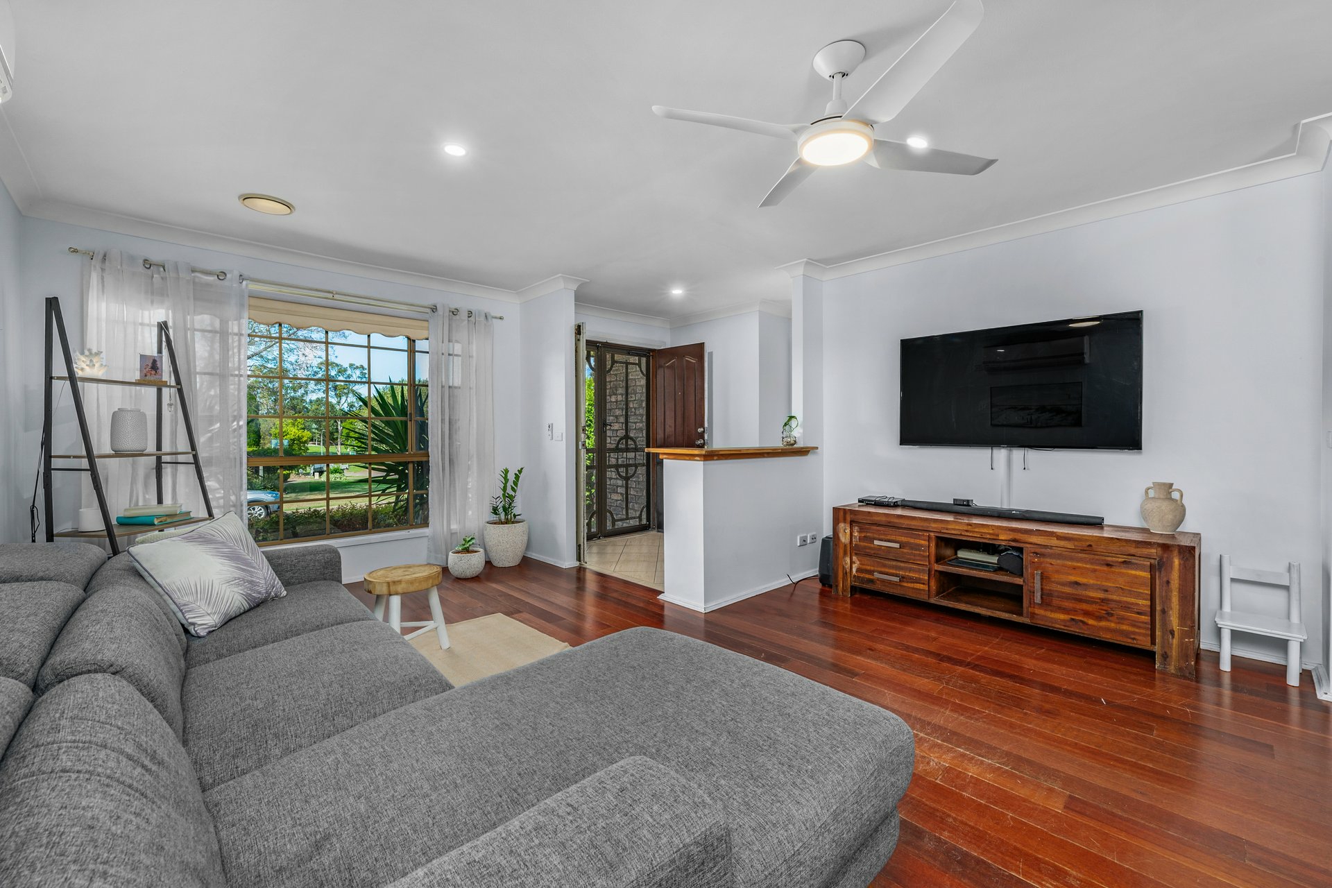 27 Lindeman Street — photo 2 of 24