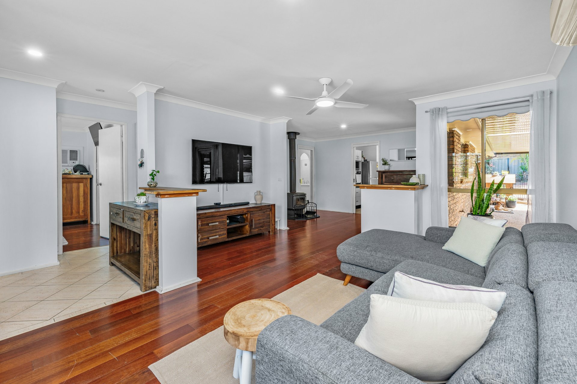 27 Lindeman Street — photo 3 of 24