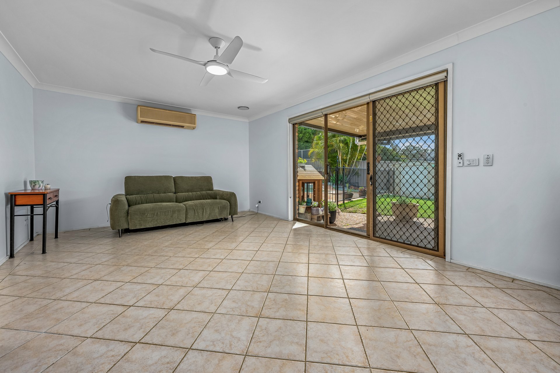 27 Lindeman Street — photo 6 of 24