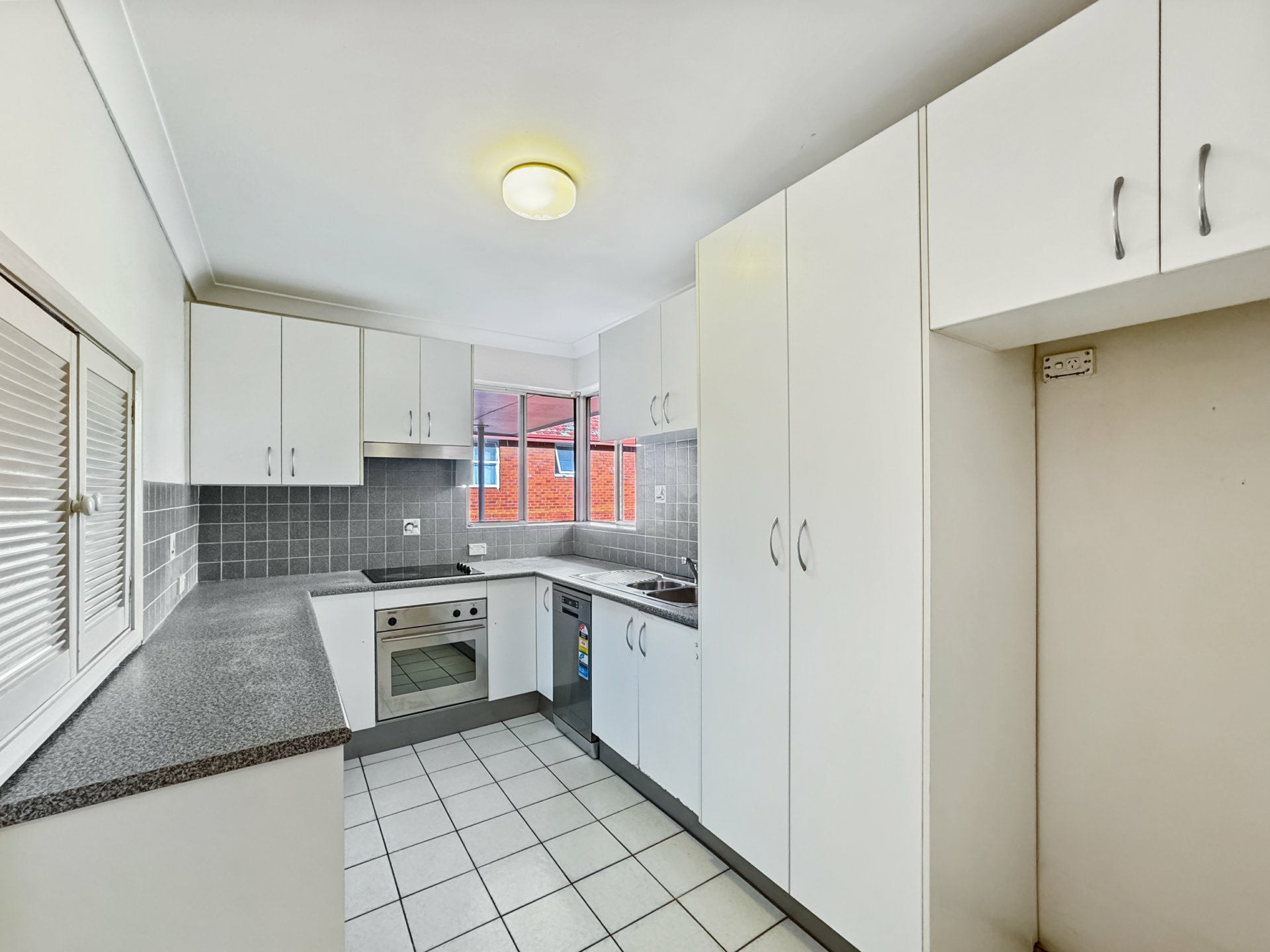 17/10-12 Park Avenue, BURWOOD