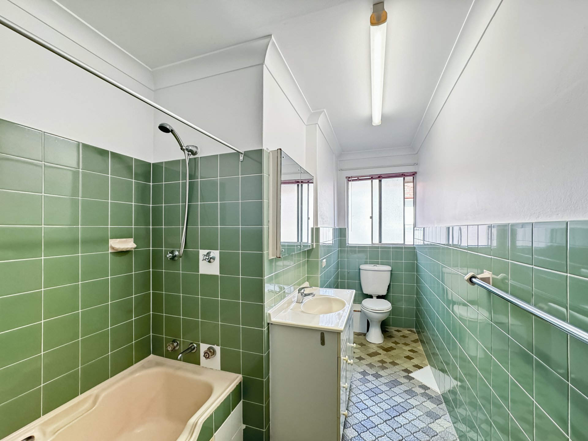 17/10-12 Park Avenue, BURWOOD