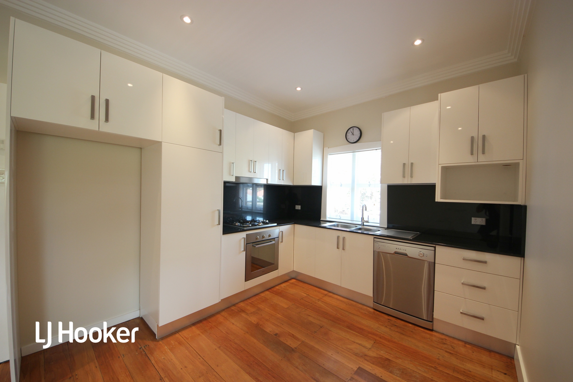 21 Bay Street, CROYDON