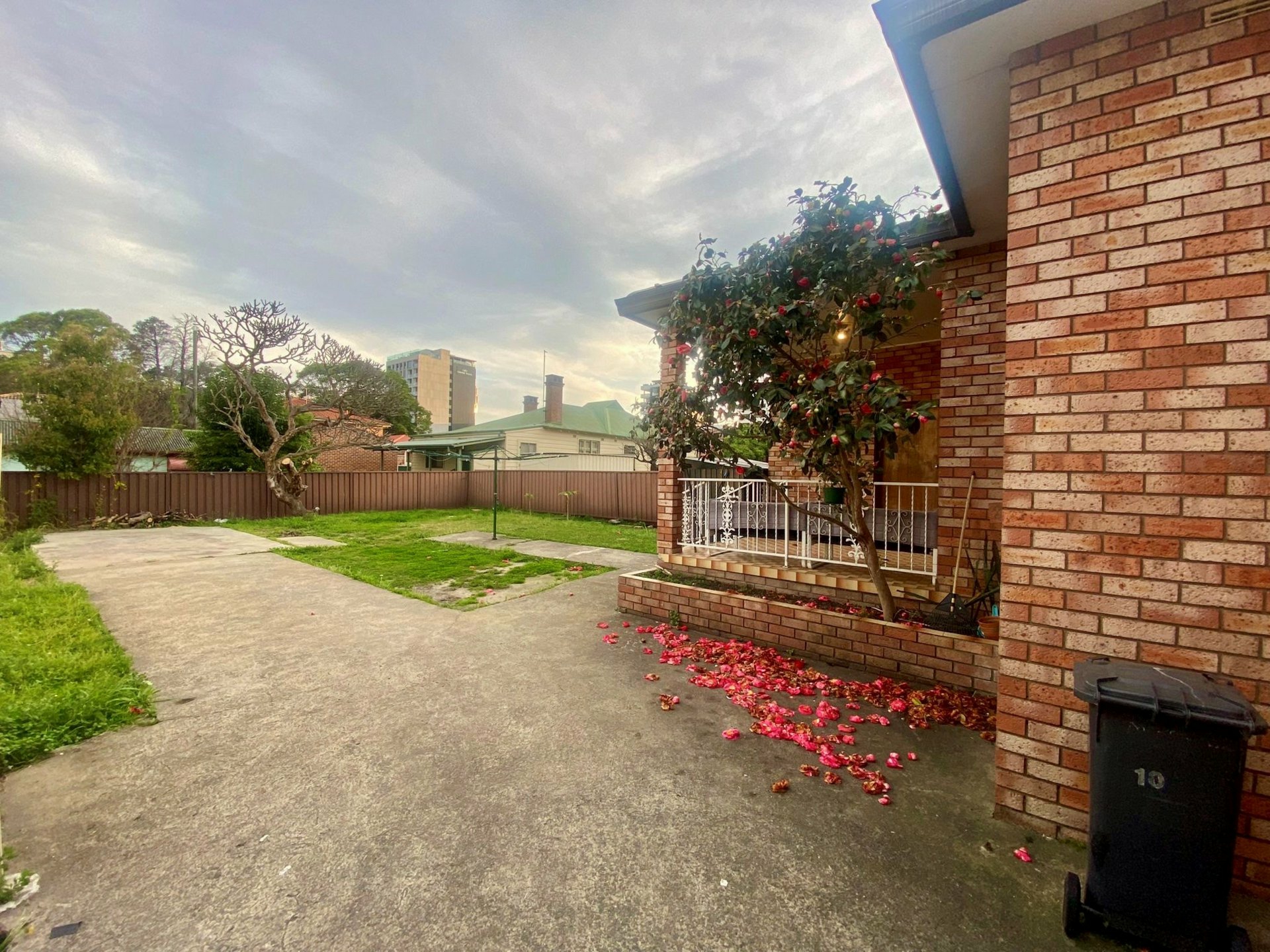 10 Milton St, BURWOOD