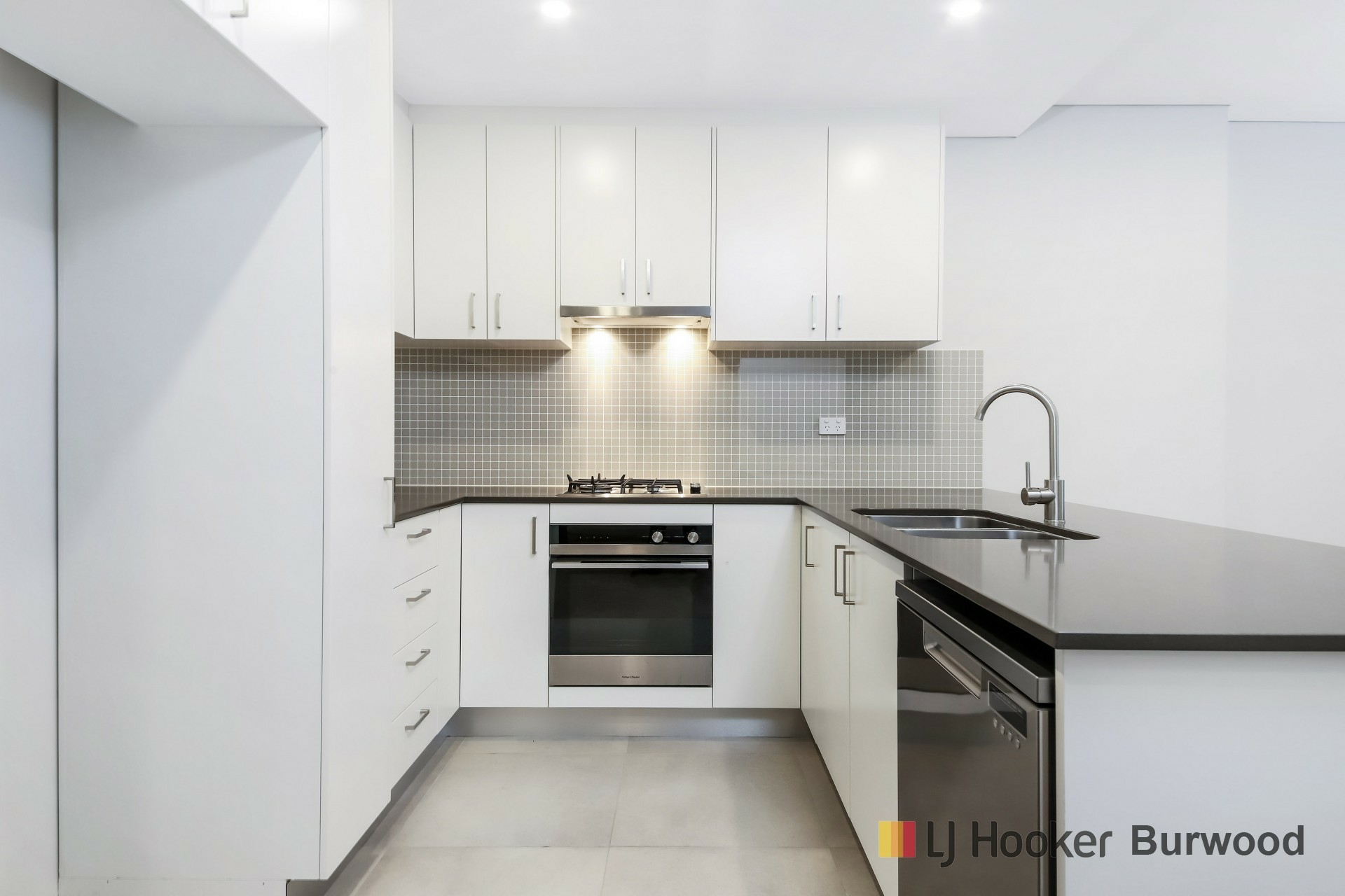 702/23-25 Churchill Ave, STRATHFIELD