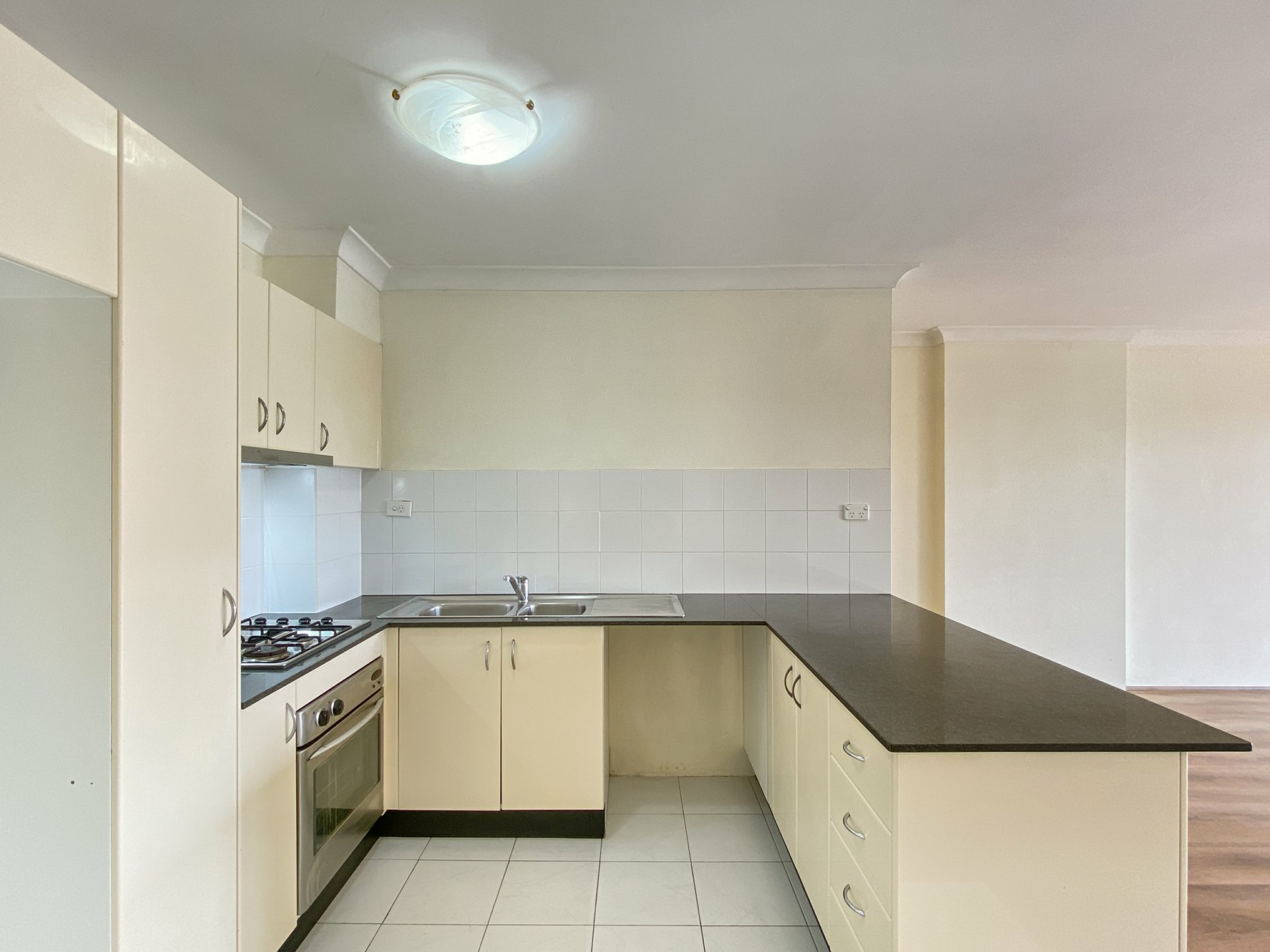 13/16-22 Burwood Road, BURWOOD