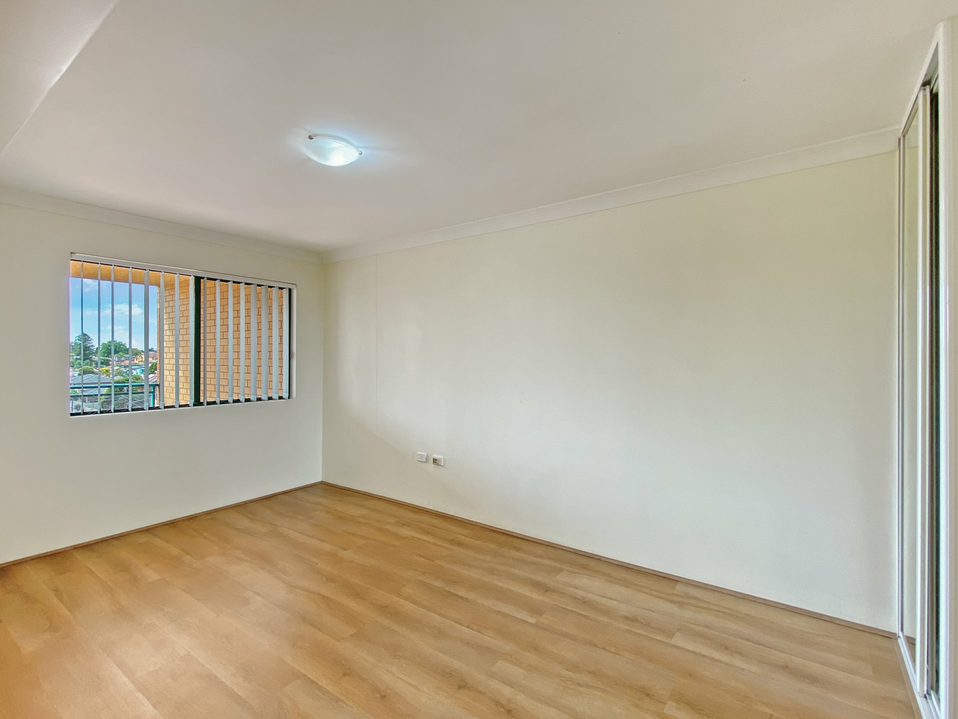 13/16-22 Burwood Road, BURWOOD