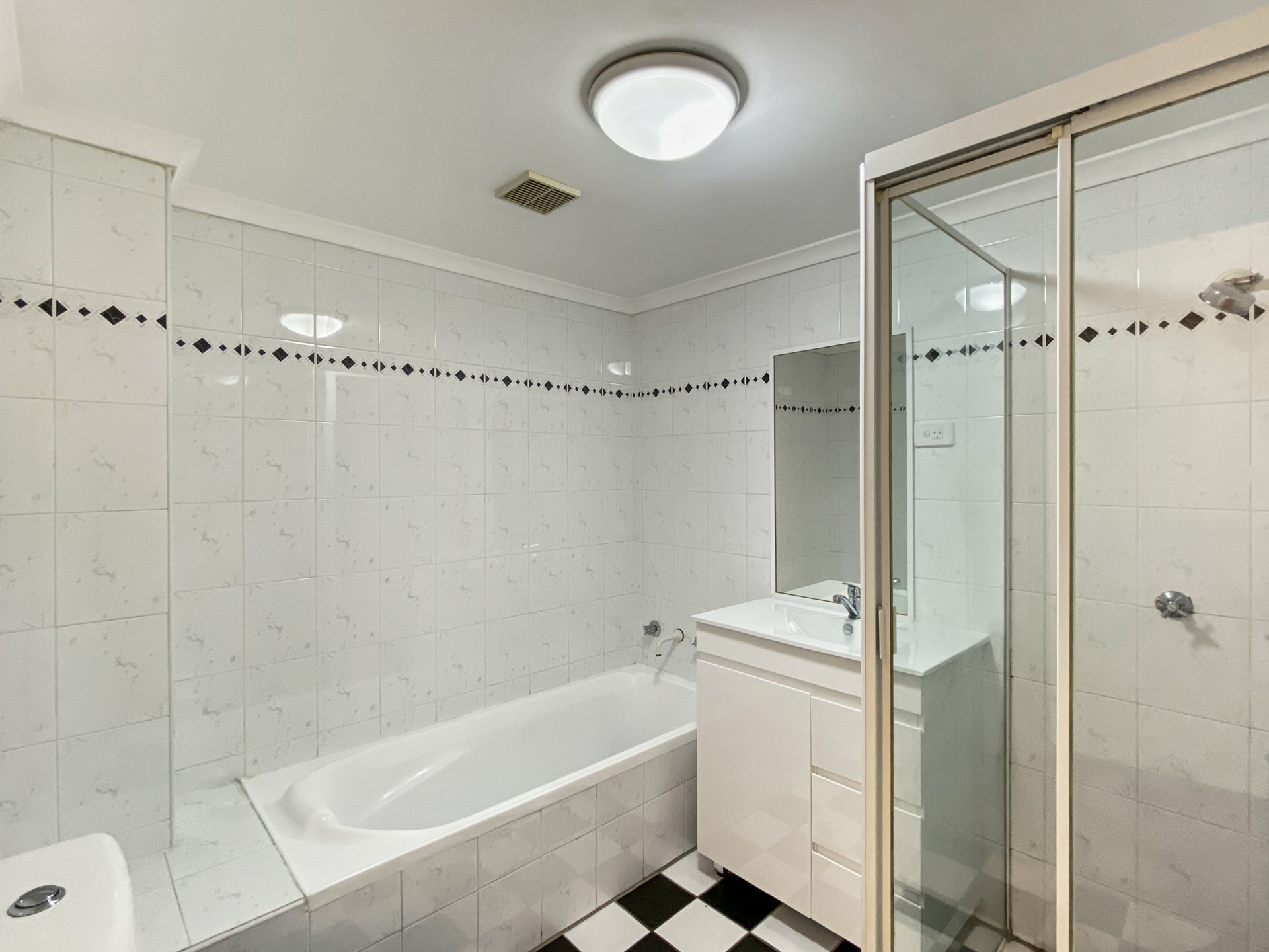 13/16-22 Burwood Road, BURWOOD