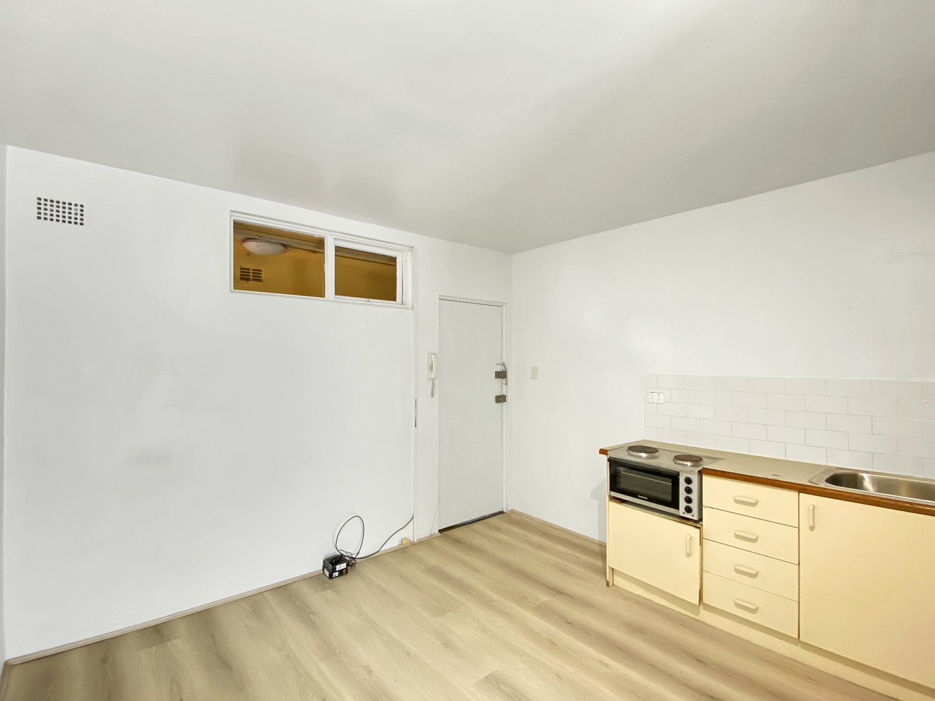 9/35 George Street, BURWOOD