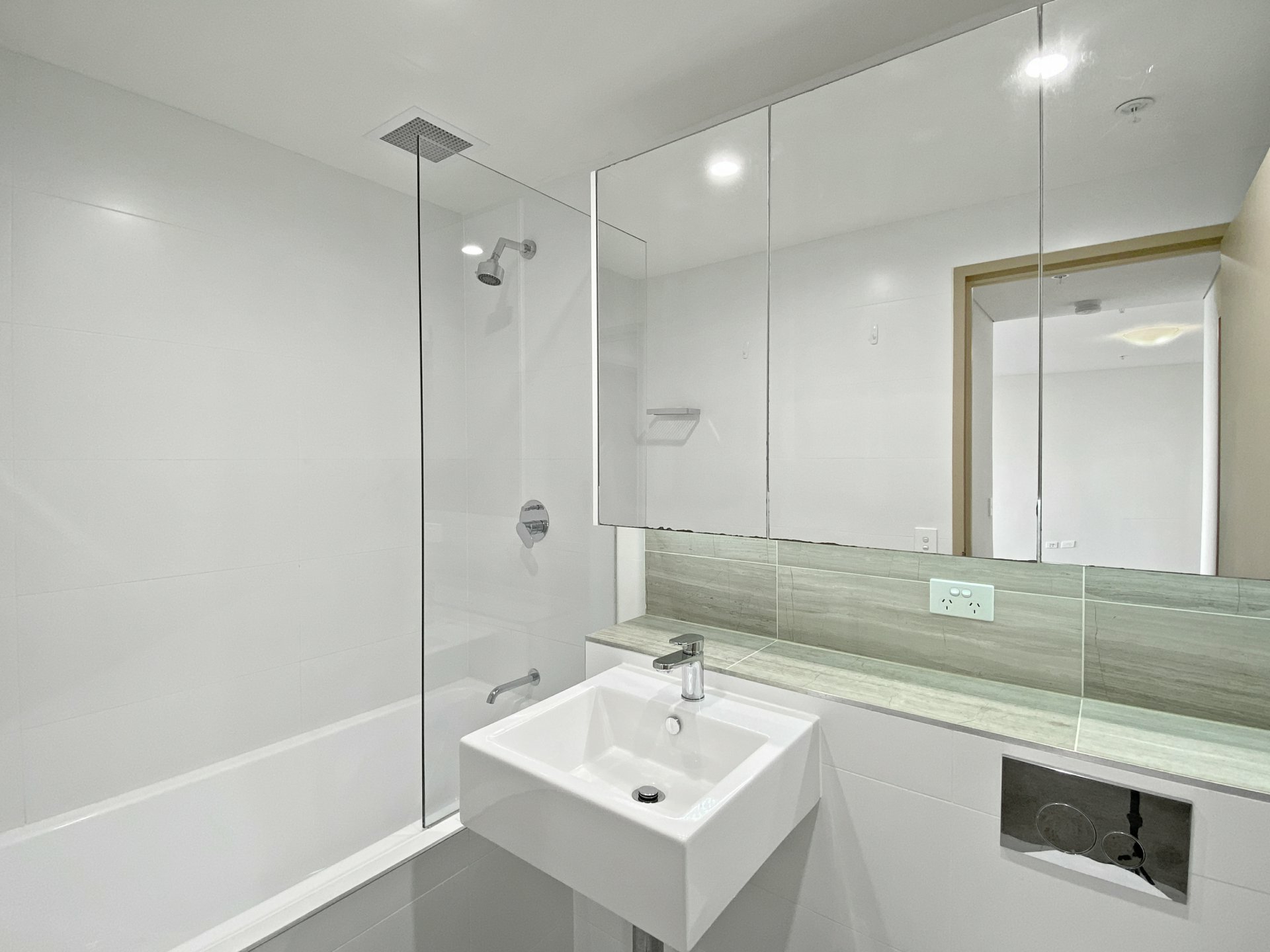 1105/36-38 Victoria Street, BURWOOD