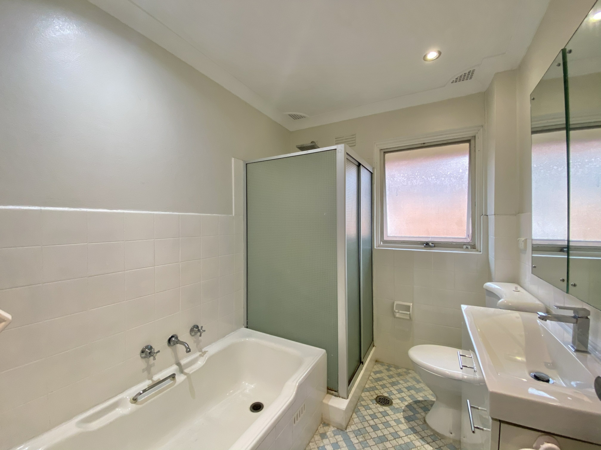 16/14-16 Park Avenue, BURWOOD