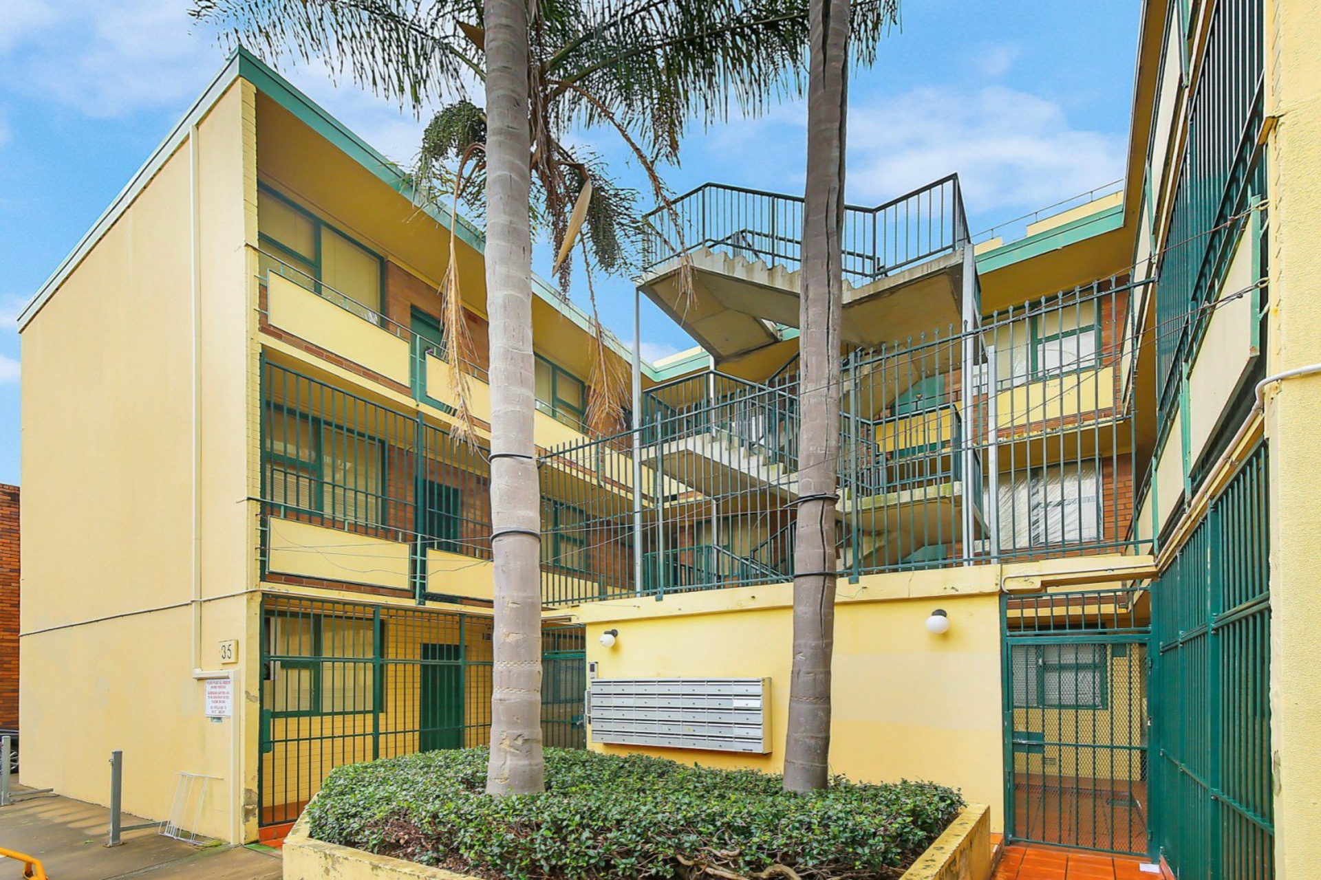 20/35 George Street, BURWOOD