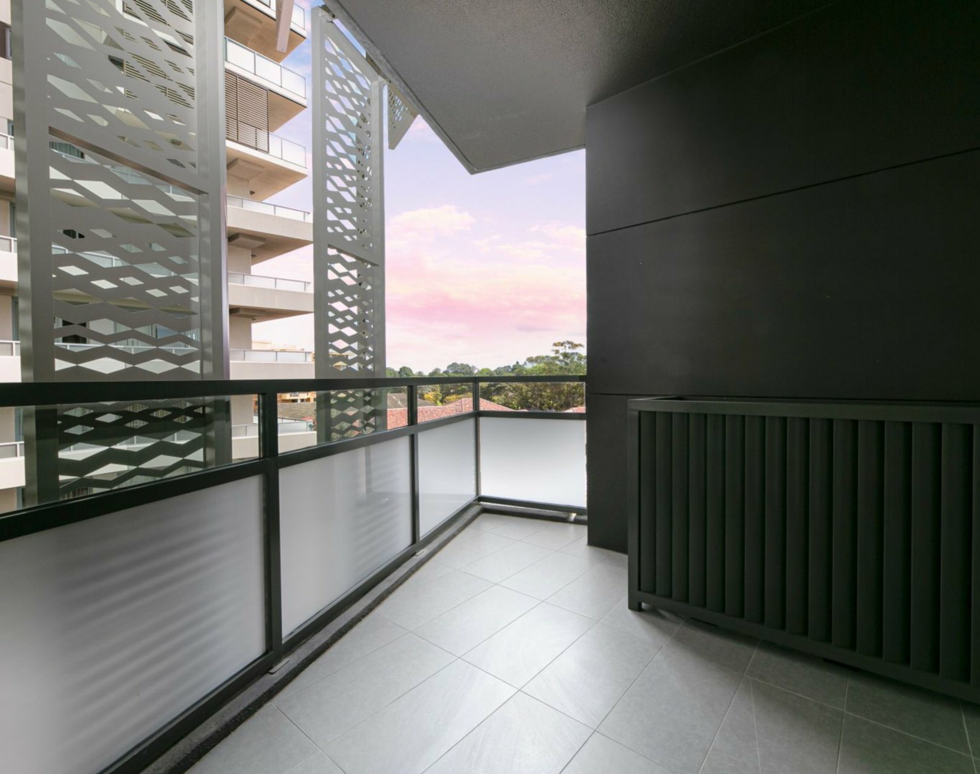 601/2A Elsie Street, BURWOOD