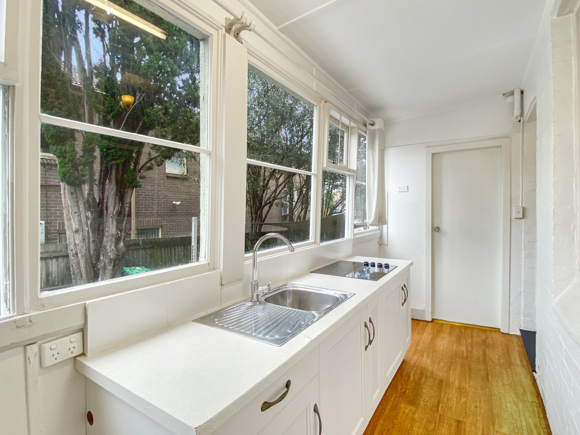 2/1 Gladstone Street, BURWOOD