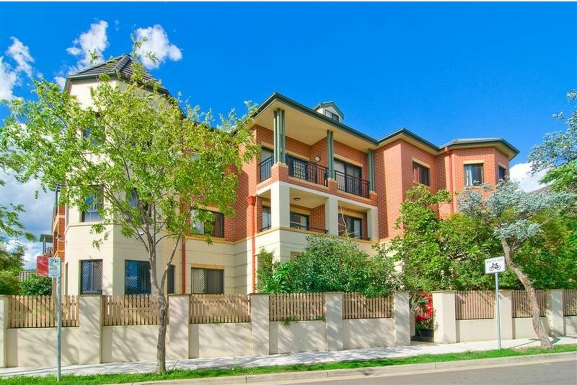 12/30 Gordon Street, BURWOOD