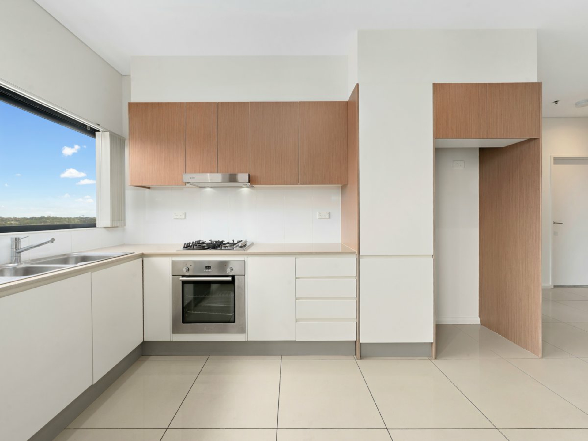 1301/1-3 Elizabeth Street — photo 3 of 9