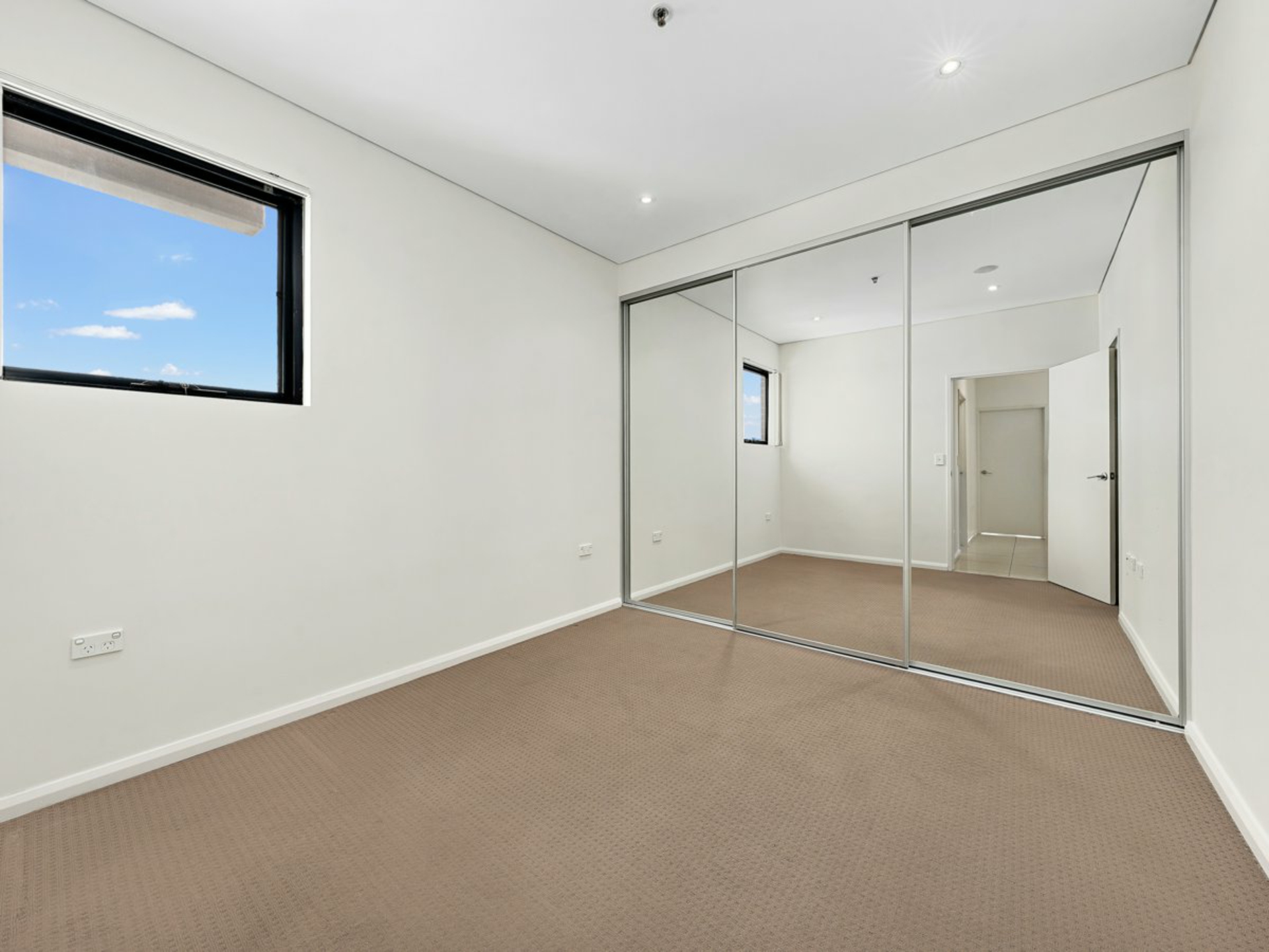1301/1-3 Elizabeth Street — photo 6 of 9