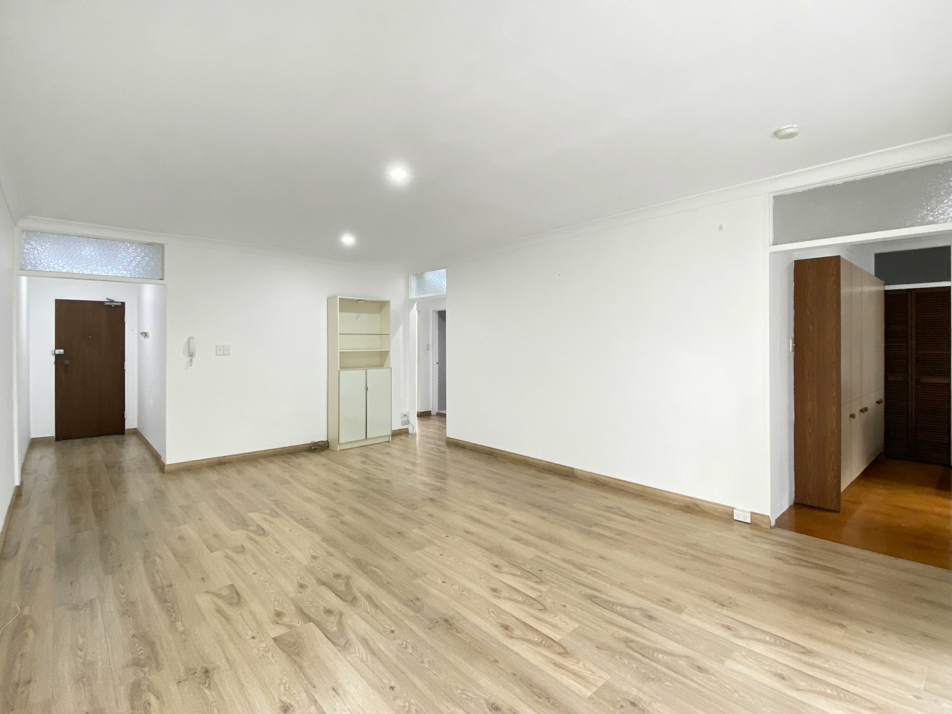 10/91-93 Wentworth Road — photo 2 of 8