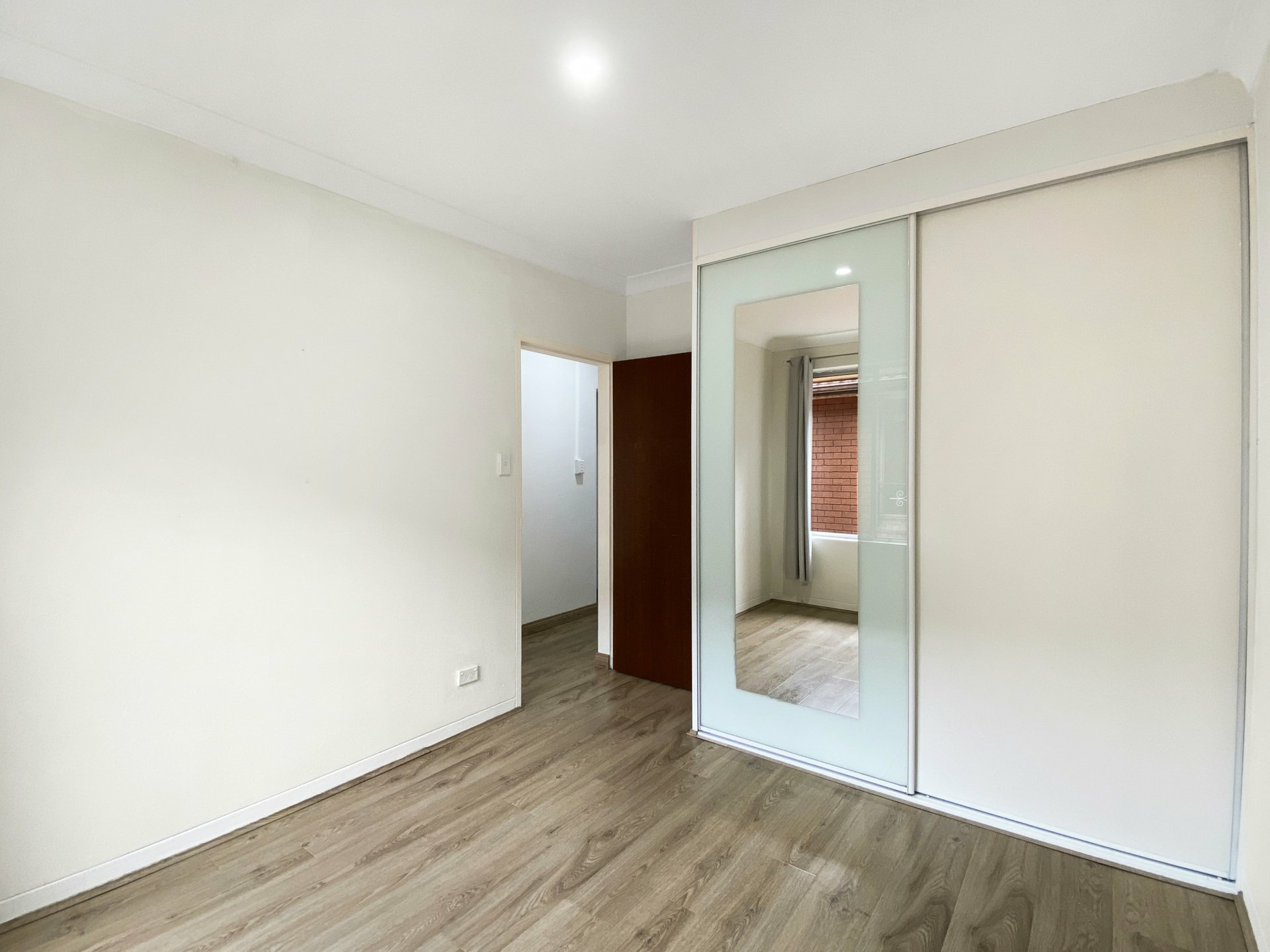 10/91-93 Wentworth Road — photo 6 of 8