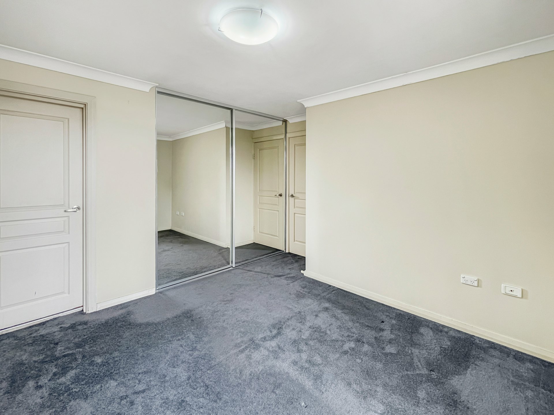33/20-26 Marlborough Road — photo 4 of 5