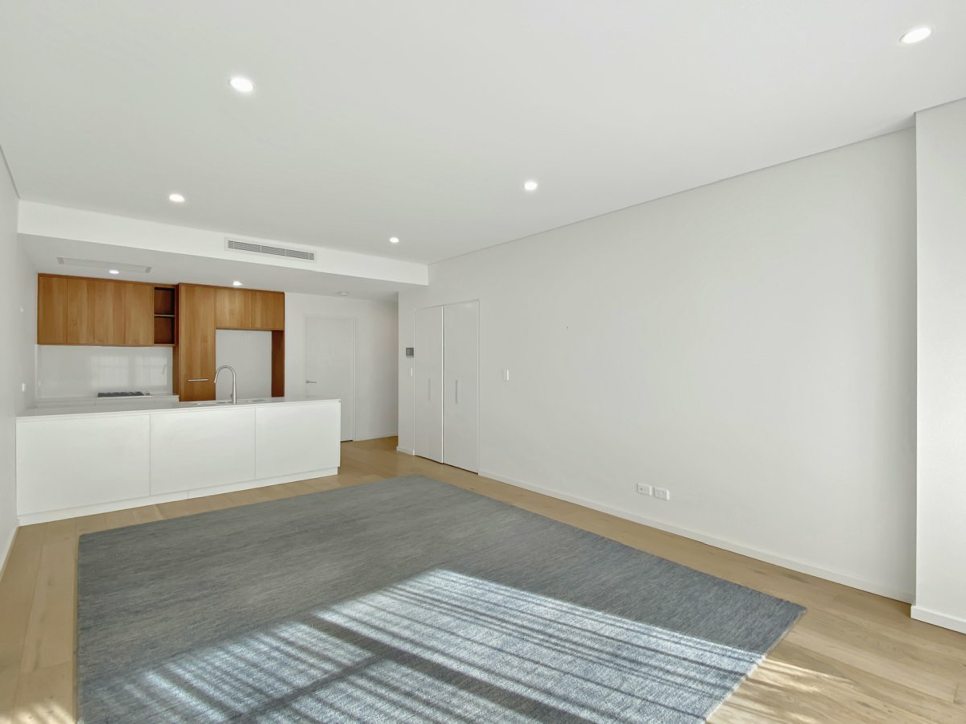 G03/13-17 Grosvenor Street — photo 2 of 7