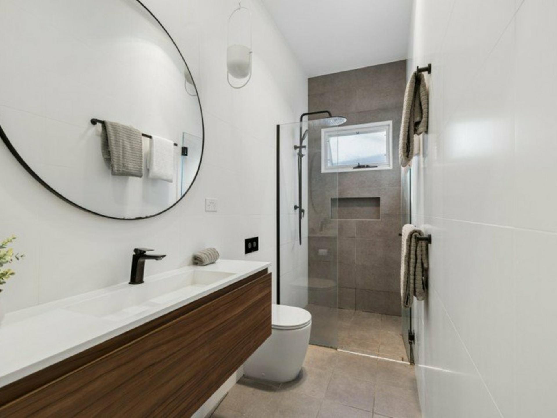 17 Royce Avenue — photo 8 of 12