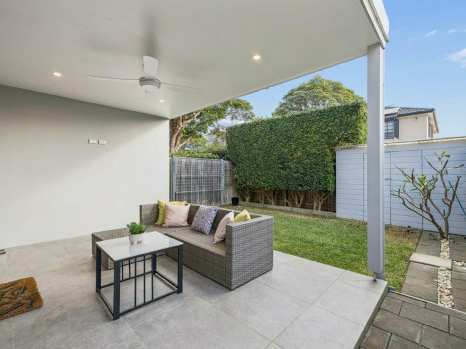 17 Royce Avenue — photo 9 of 12
