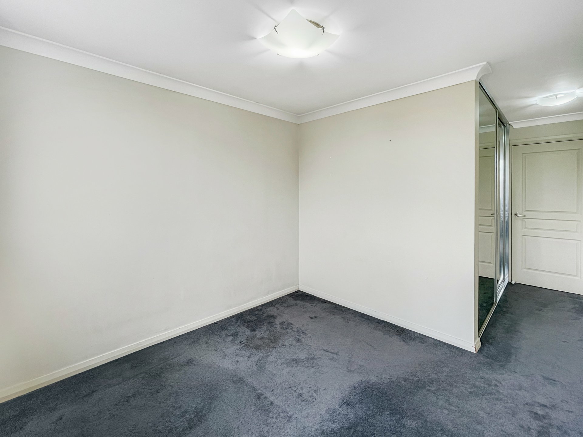 33/20-26 Marlborough Road — photo 5 of 5