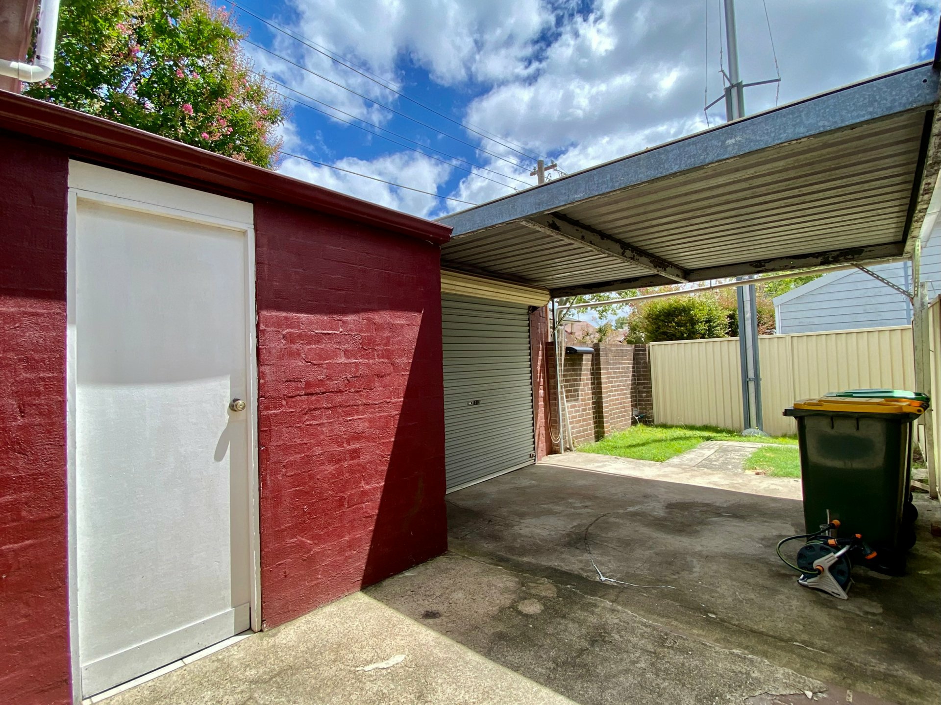 15 Albert Crescent — photo 8 of 11