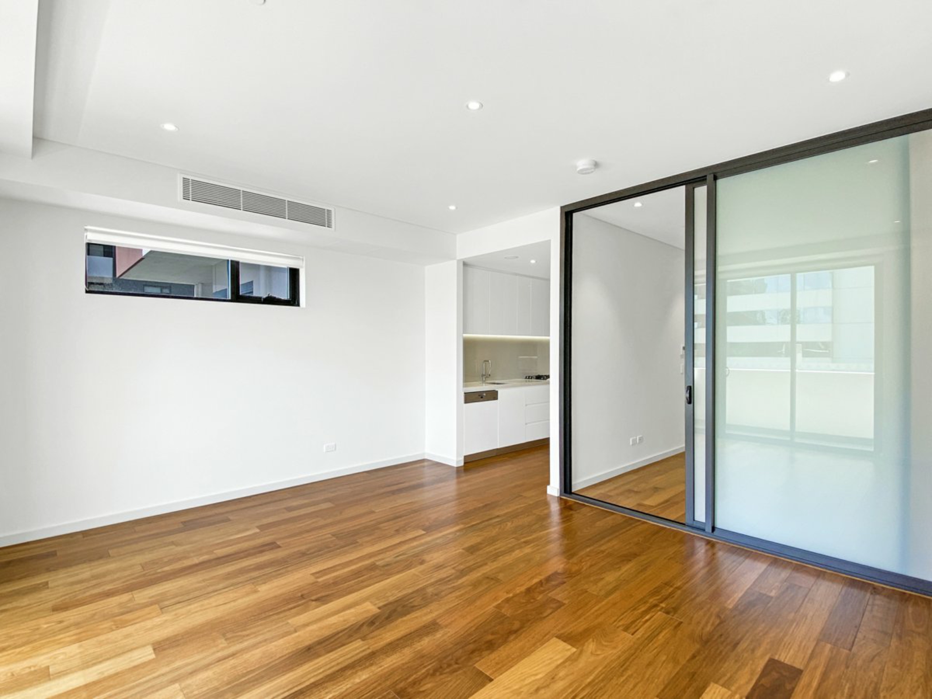 B106/43 Belmore Street — photo 2 of 9
