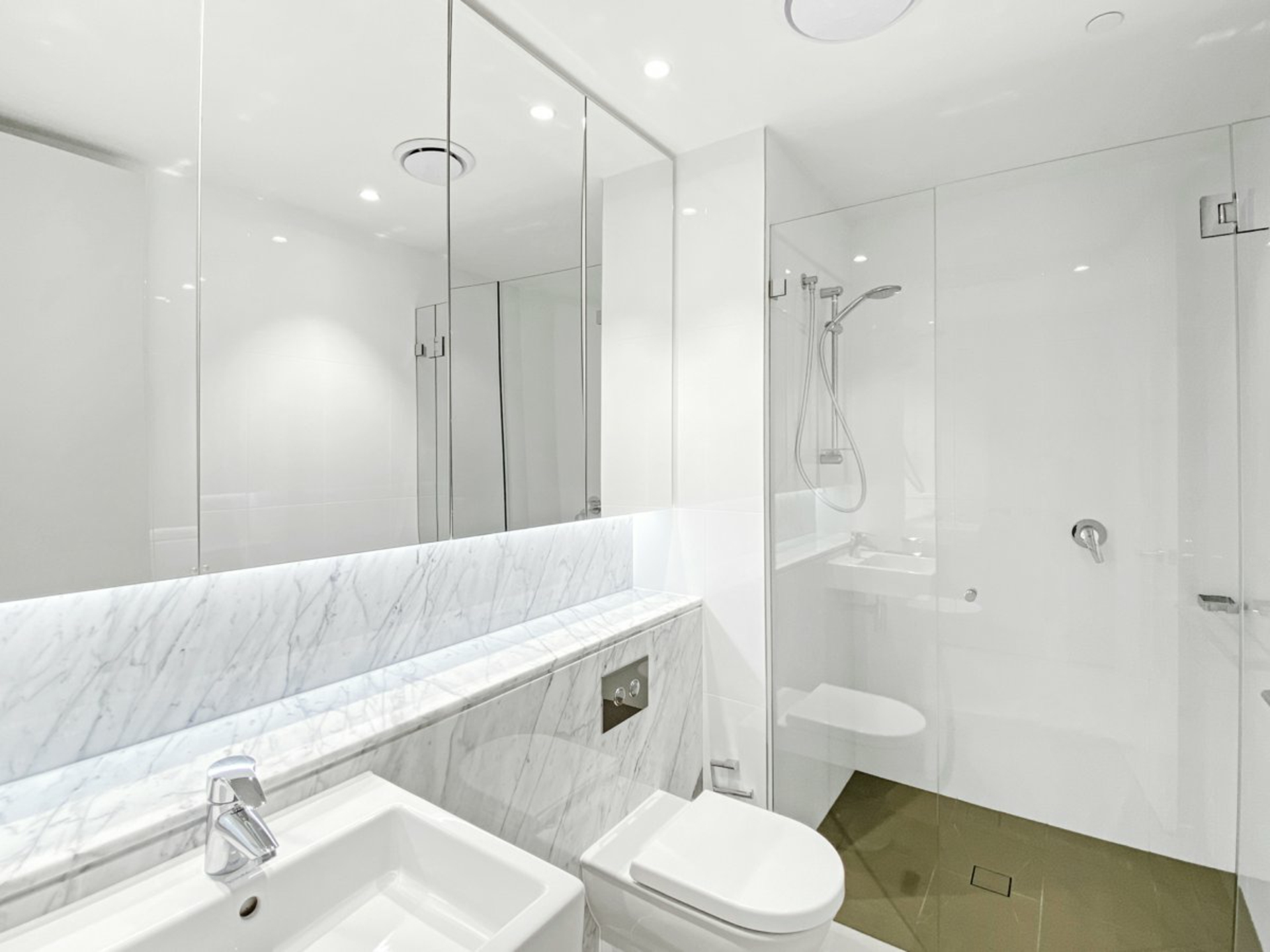 B106/43 Belmore Street — photo 5 of 9