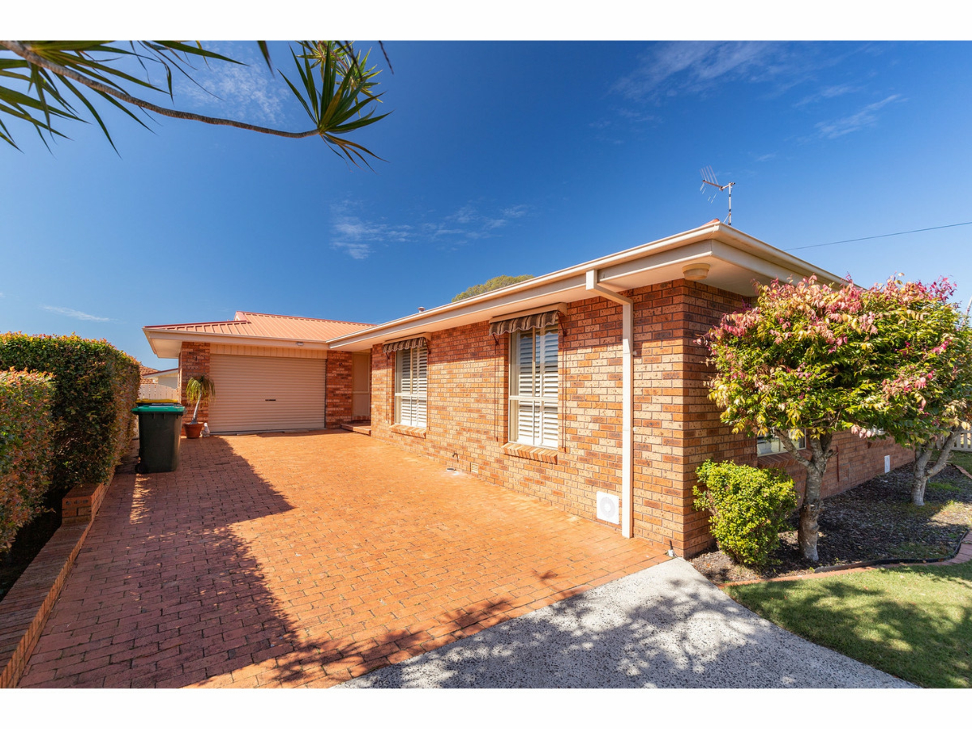 10 Hawaii Avenue, Forster