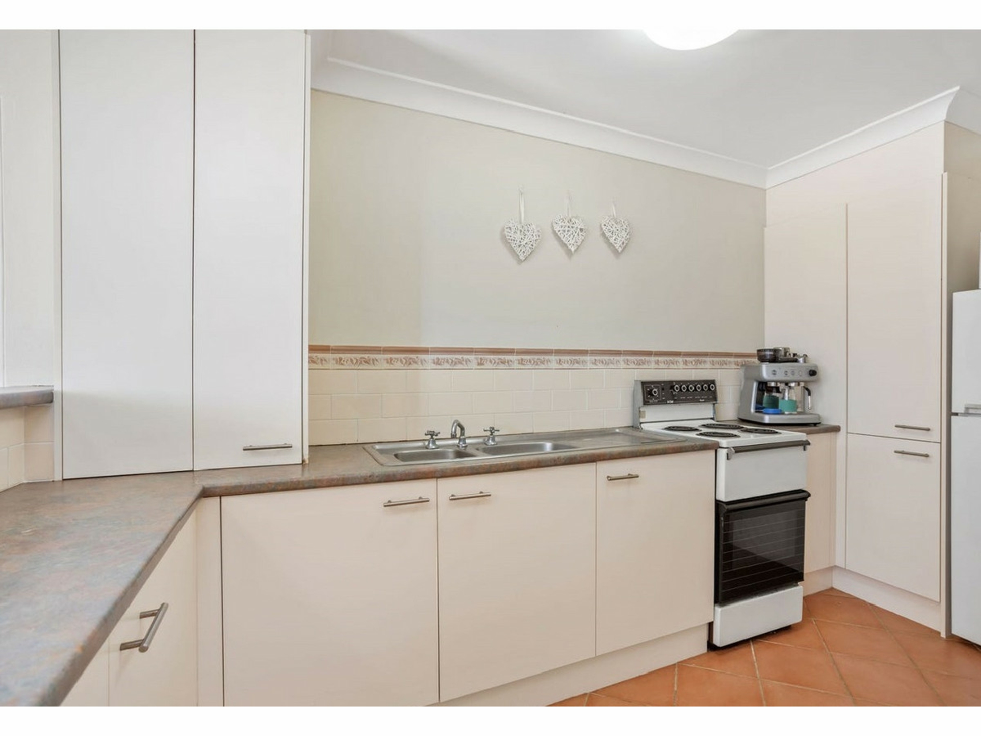 13/64 Little Street, 'Lakeshore Lodge', FORSTER