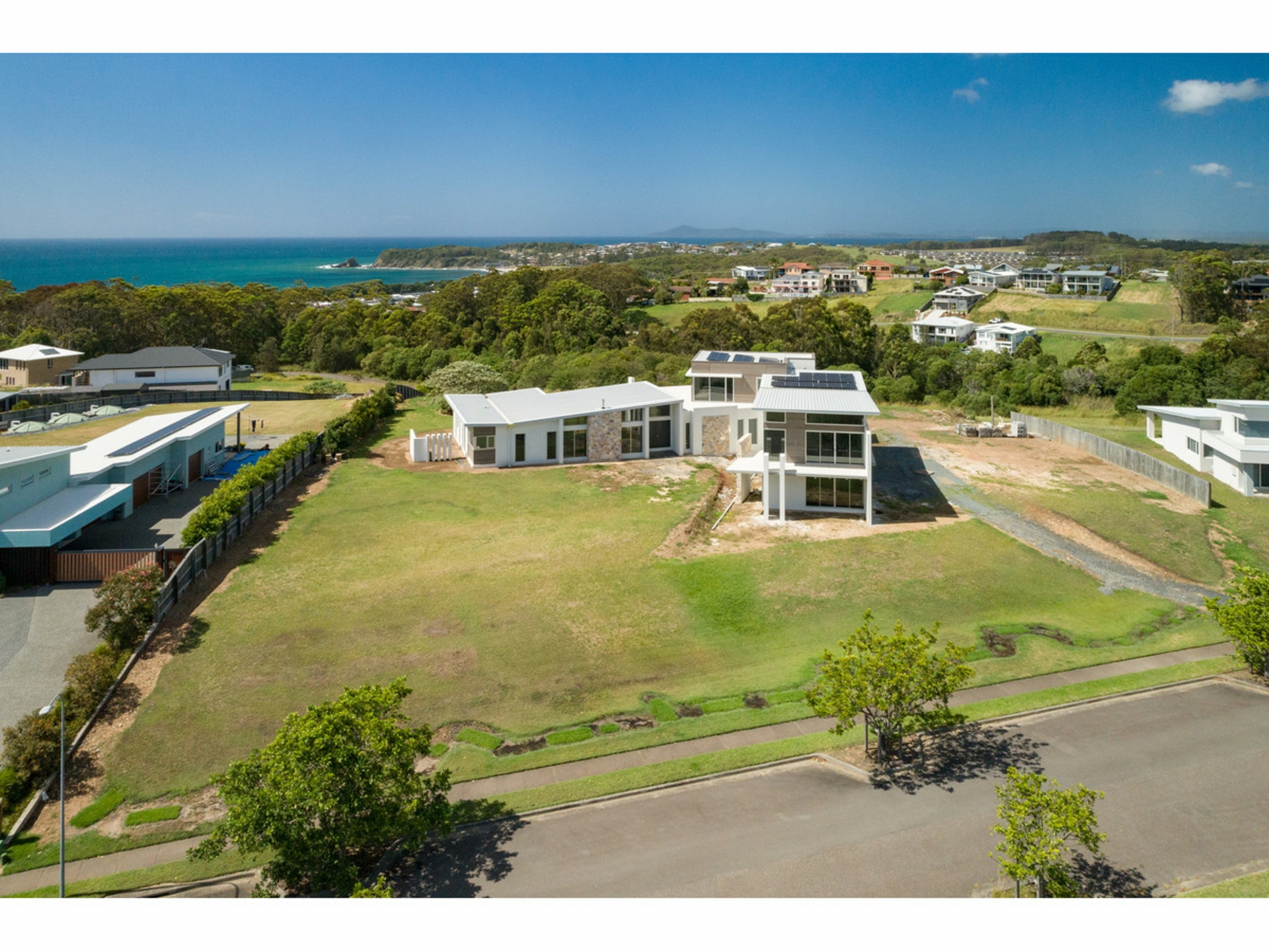 72 Cottesloe Circuit, RED HEAD