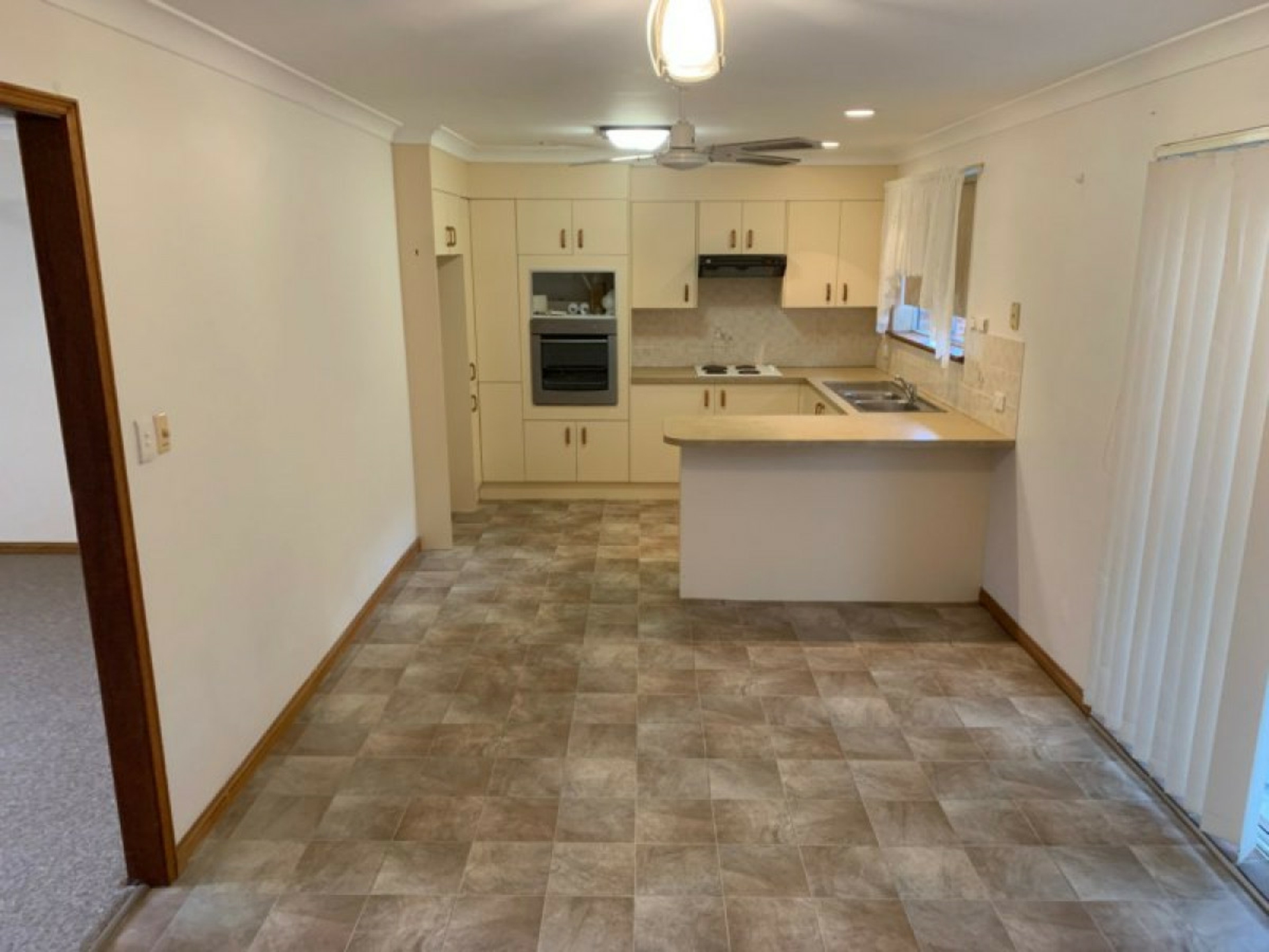 1/54 Hind Avenue, FORSTER
