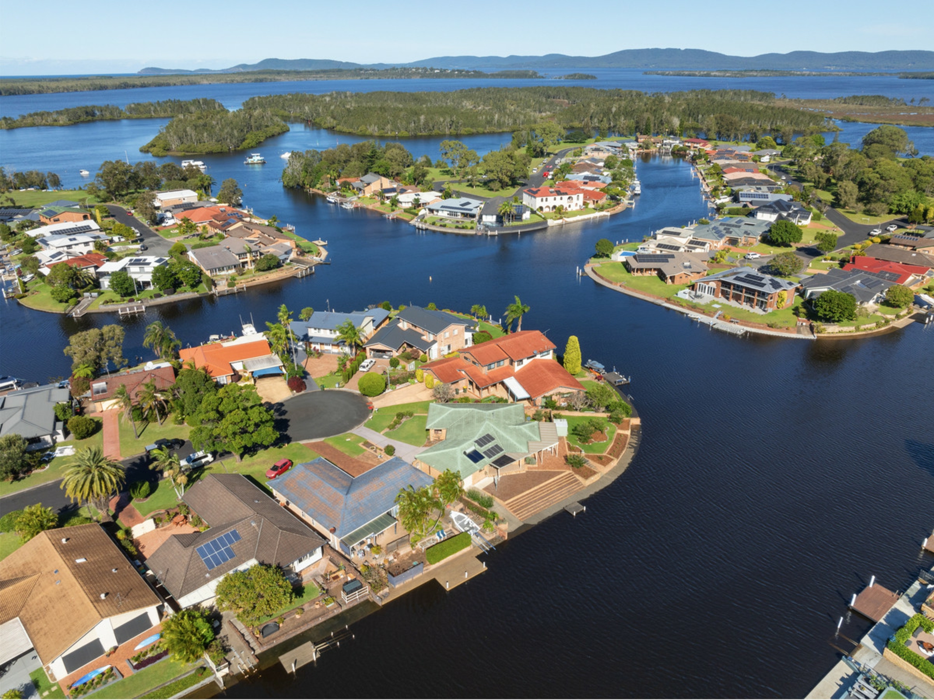 25 Bounty Key, FORSTER