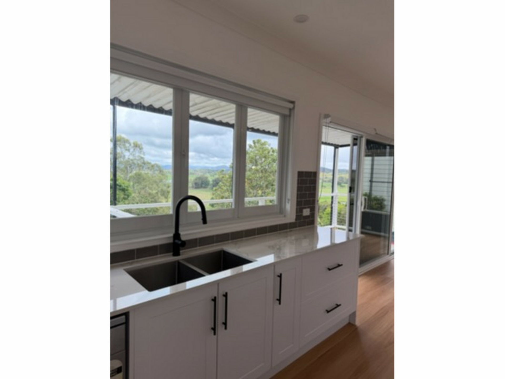 40 Ritchie Crescent — photo 3 of 18