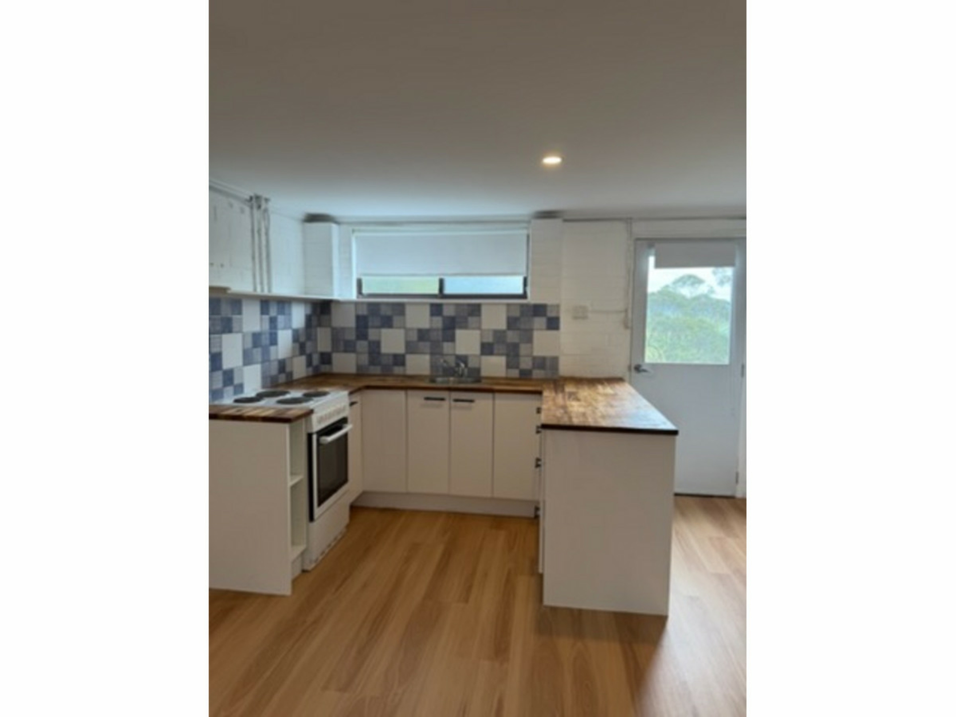 40 Ritchie Crescent — photo 10 of 18