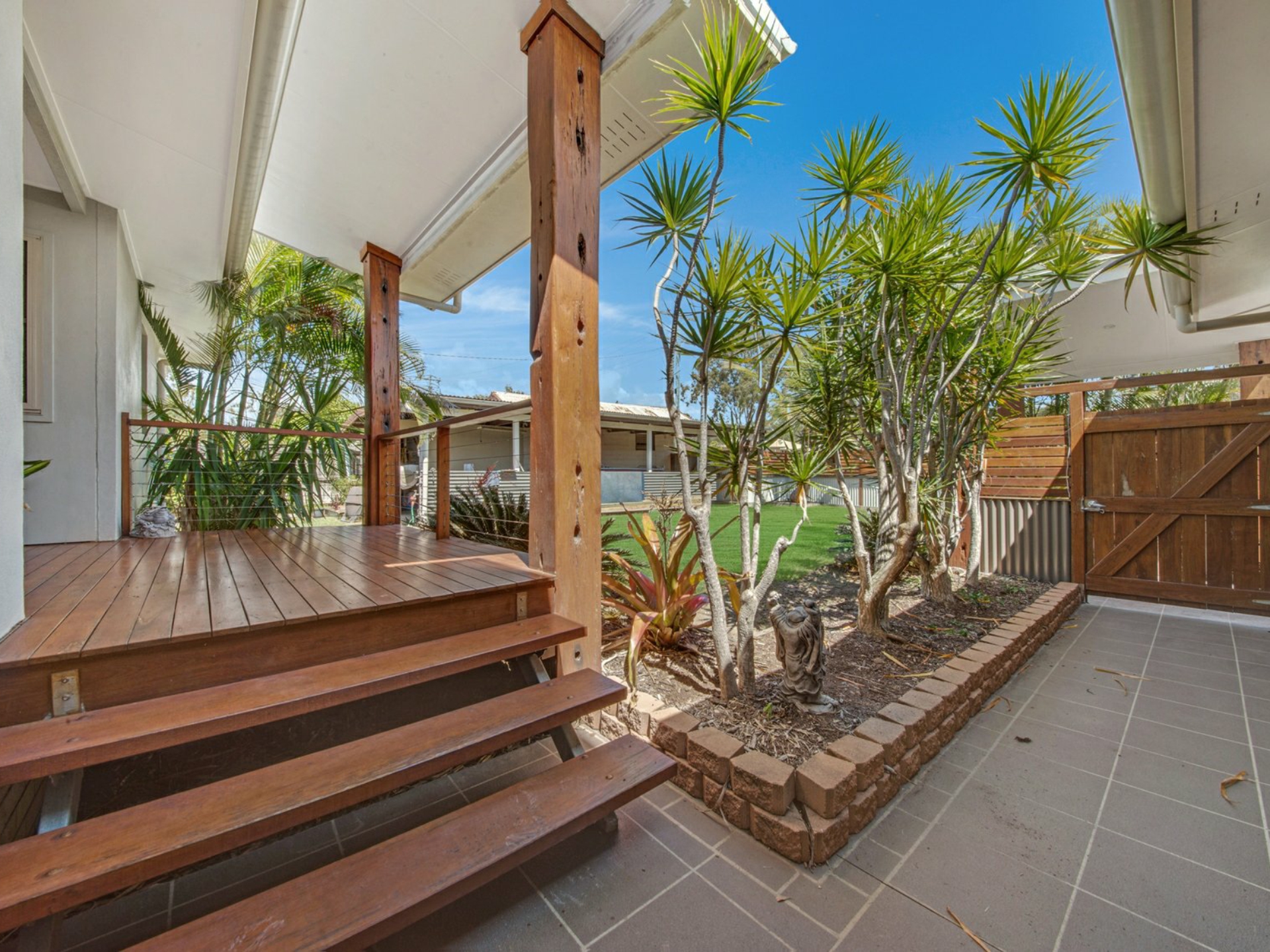 52 Wyndham Avenue, BOYNE ISLAND