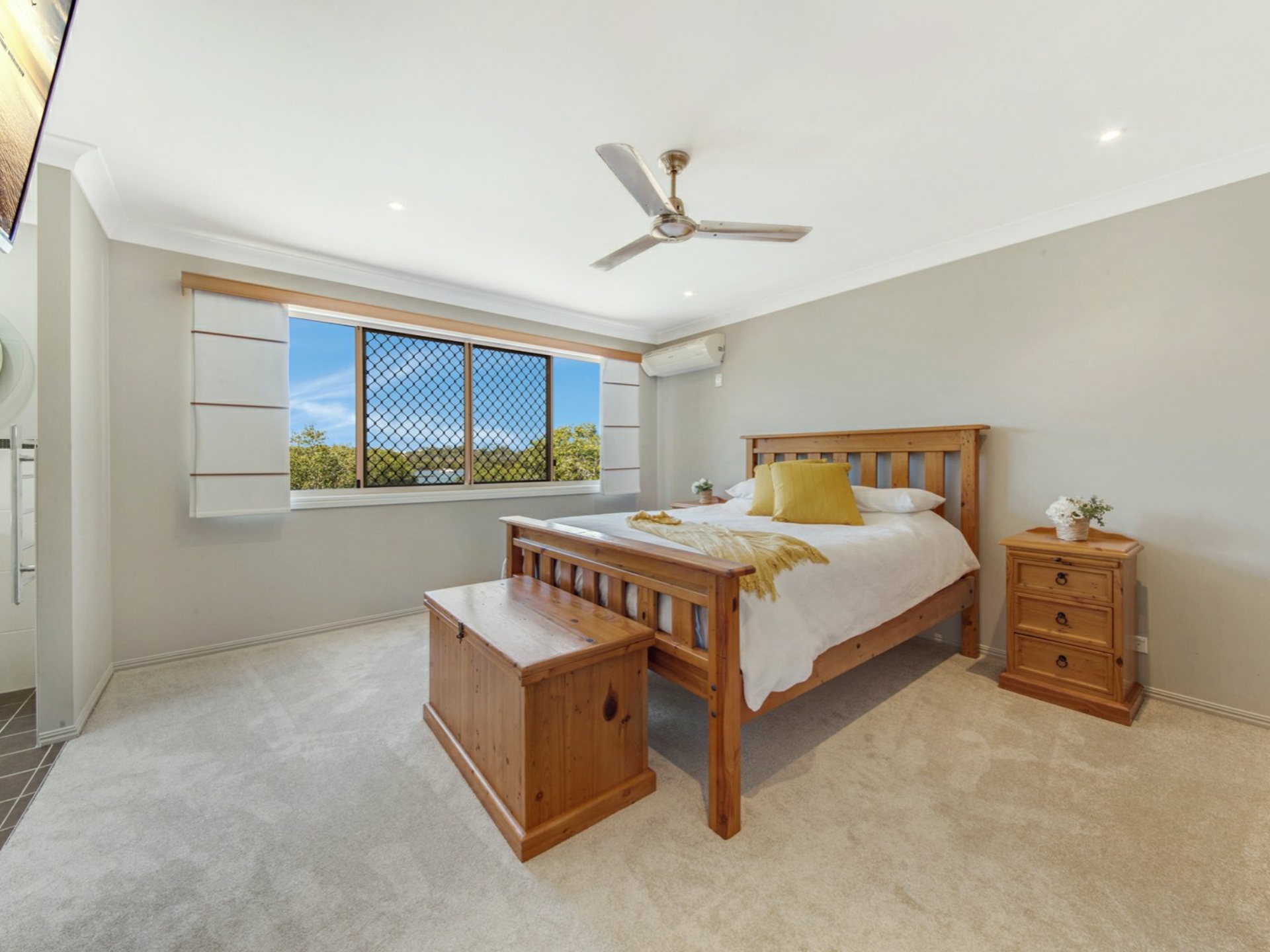 52 Wyndham Avenue, BOYNE ISLAND