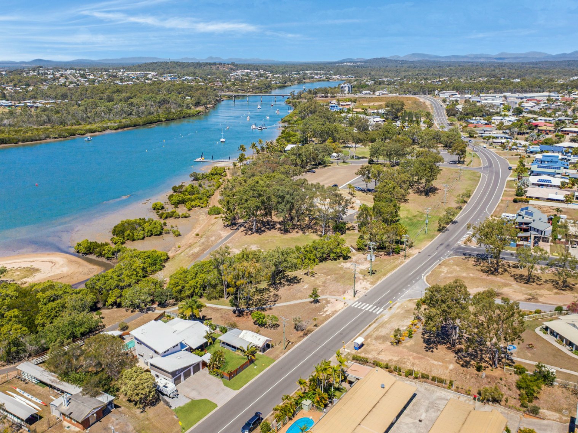 52 Wyndham Avenue, BOYNE ISLAND