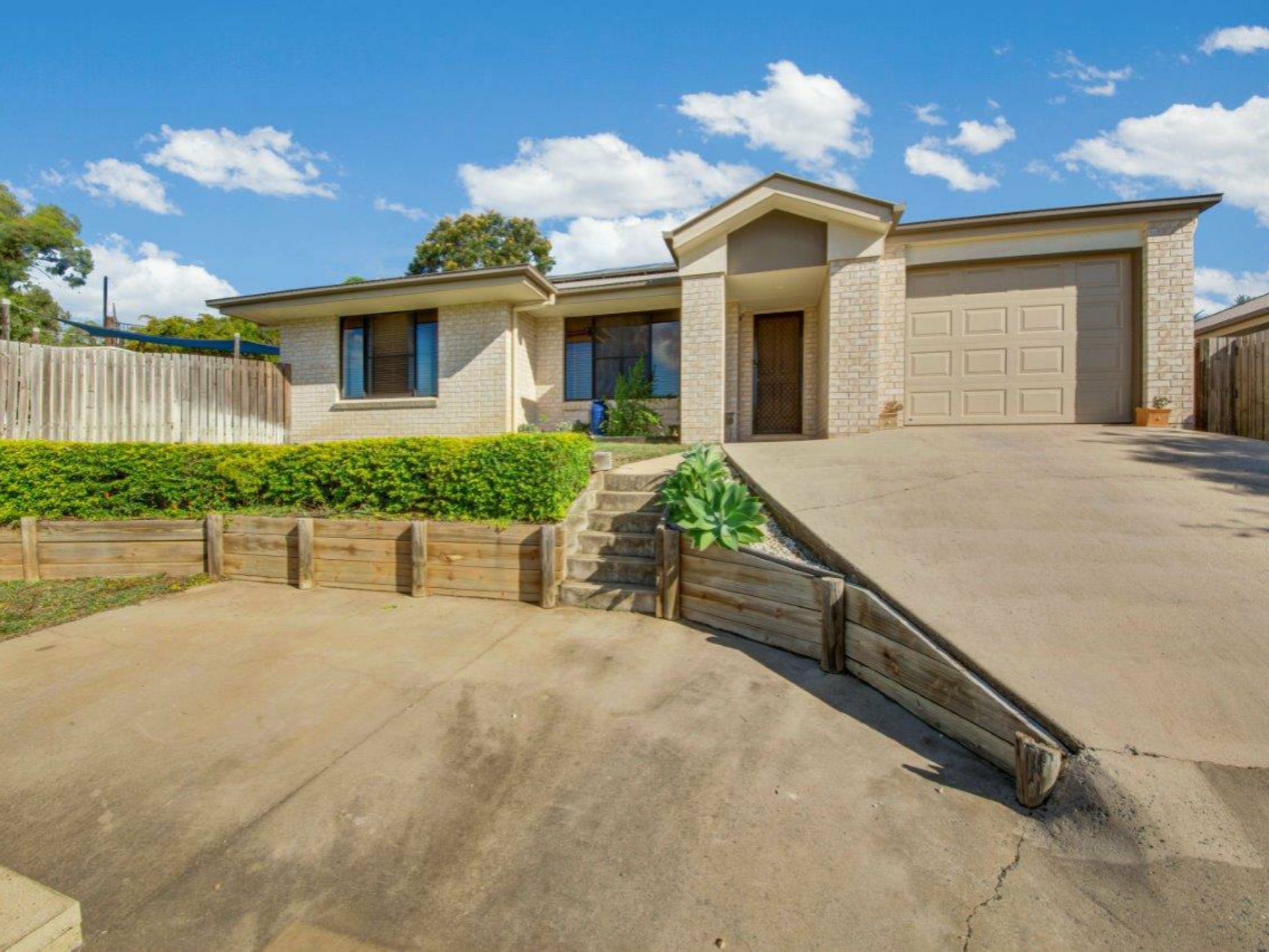 2/11 Golf View Drive Boyne Island QLD Property Details LJ Hooker