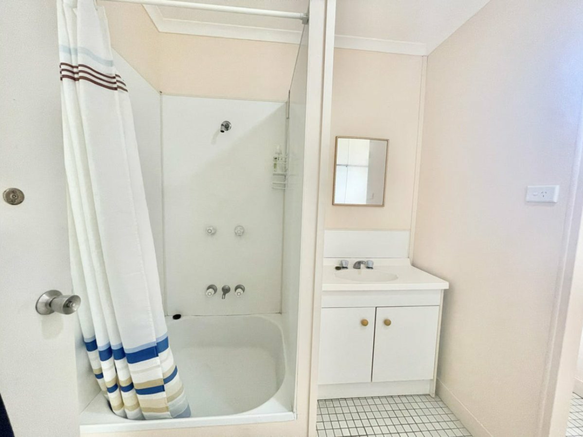 6 Coral Street, TURKEY BEACH