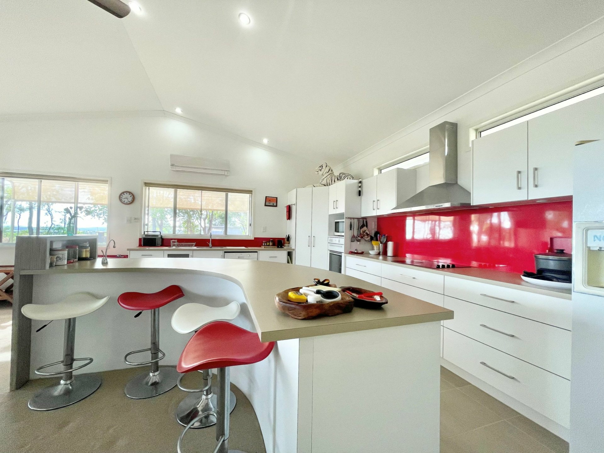16 Short Street, RODDS BAY