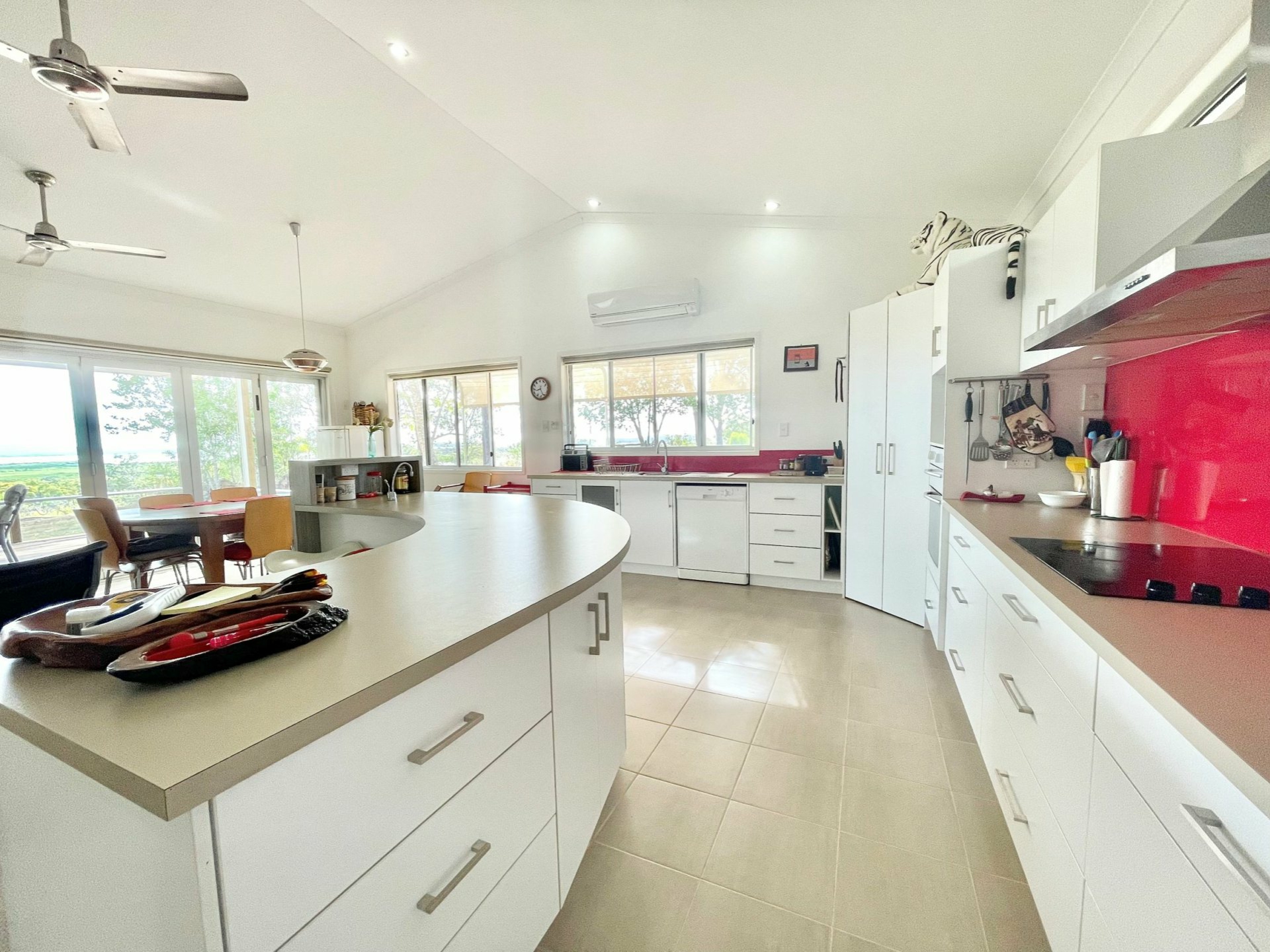 16 Short Street, RODDS BAY