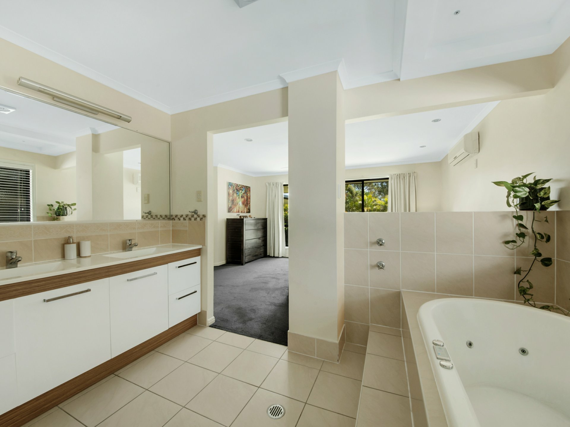 13 Ronald Crescent, BENARABY