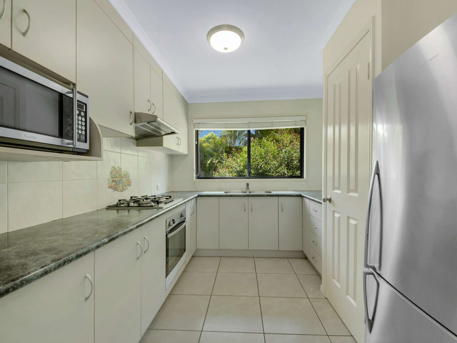 13 Ronald Crescent, BENARABY