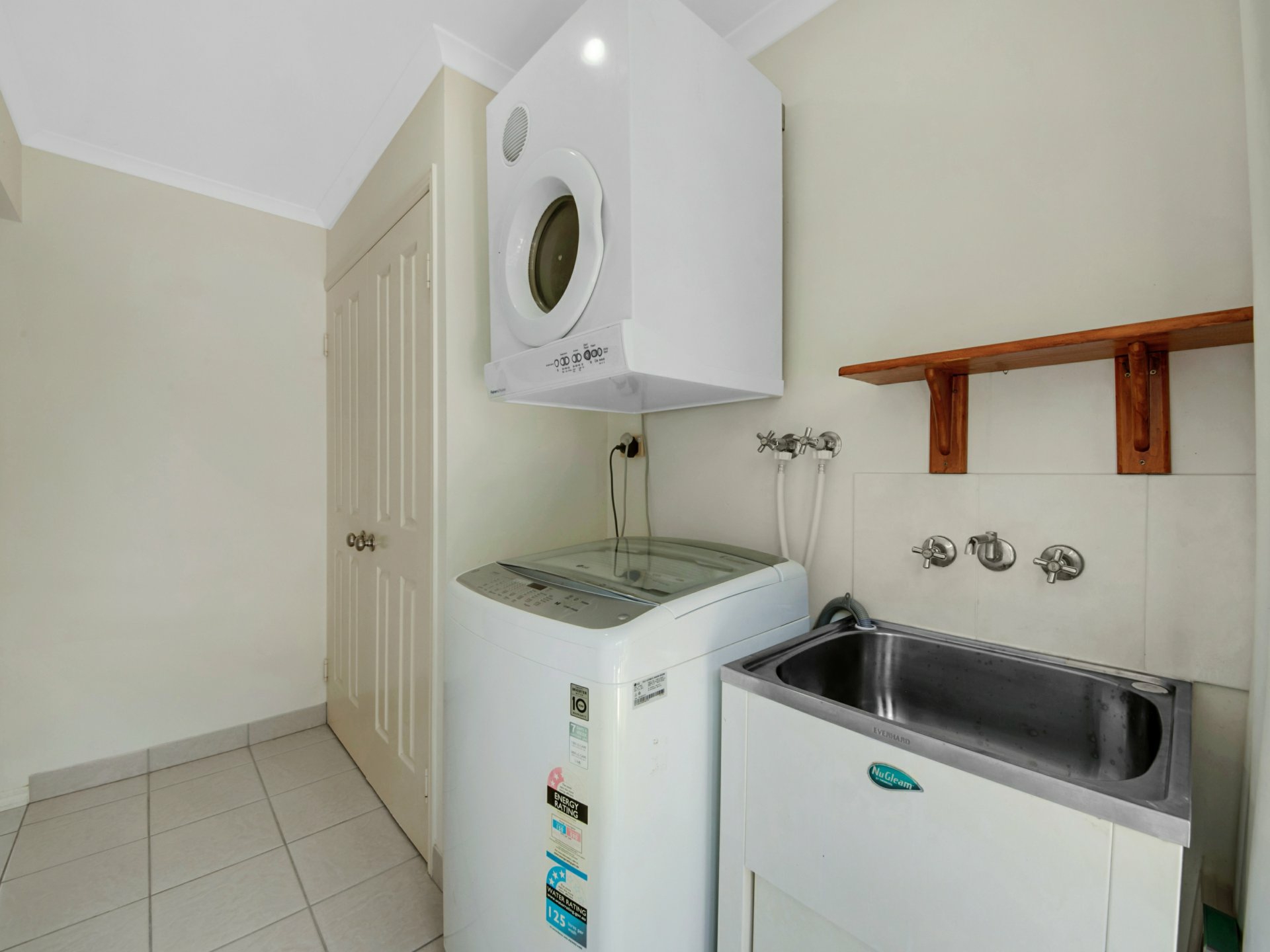 13 Ronald Crescent, BENARABY
