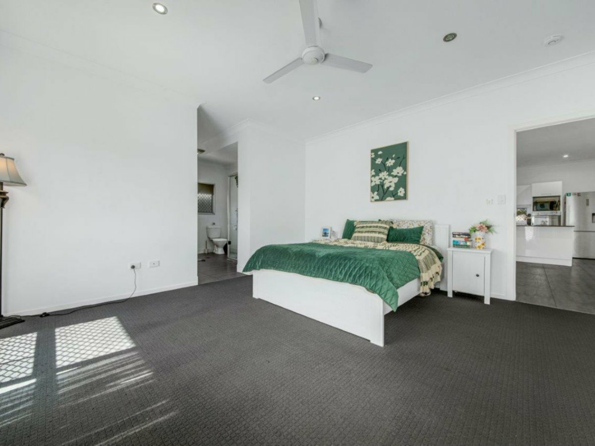 25 Lighthouse Drive, BOYNE ISLAND