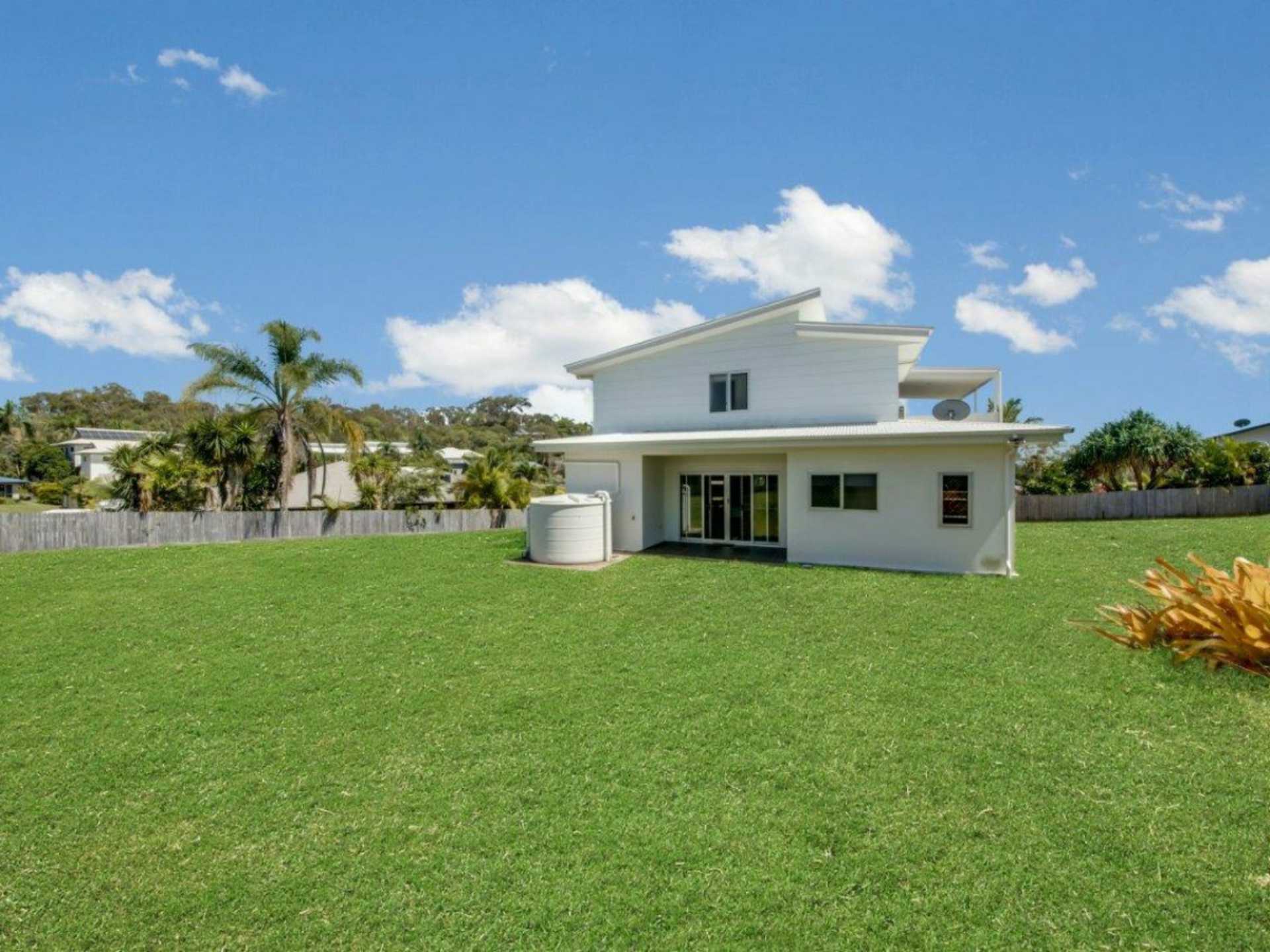 25 Lighthouse Drive, BOYNE ISLAND
