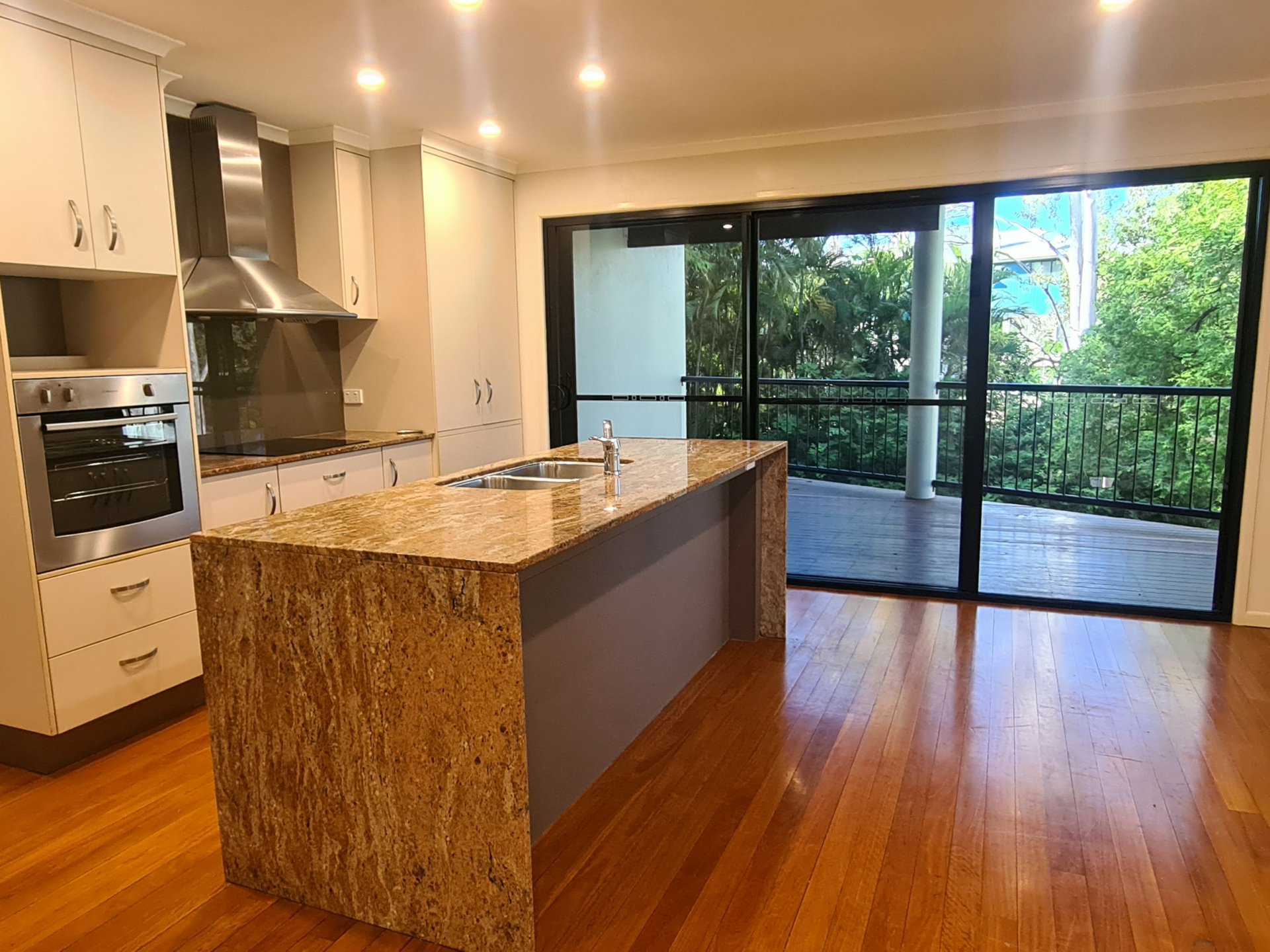 2A/6 Wyndham Ave, BOYNE ISLAND